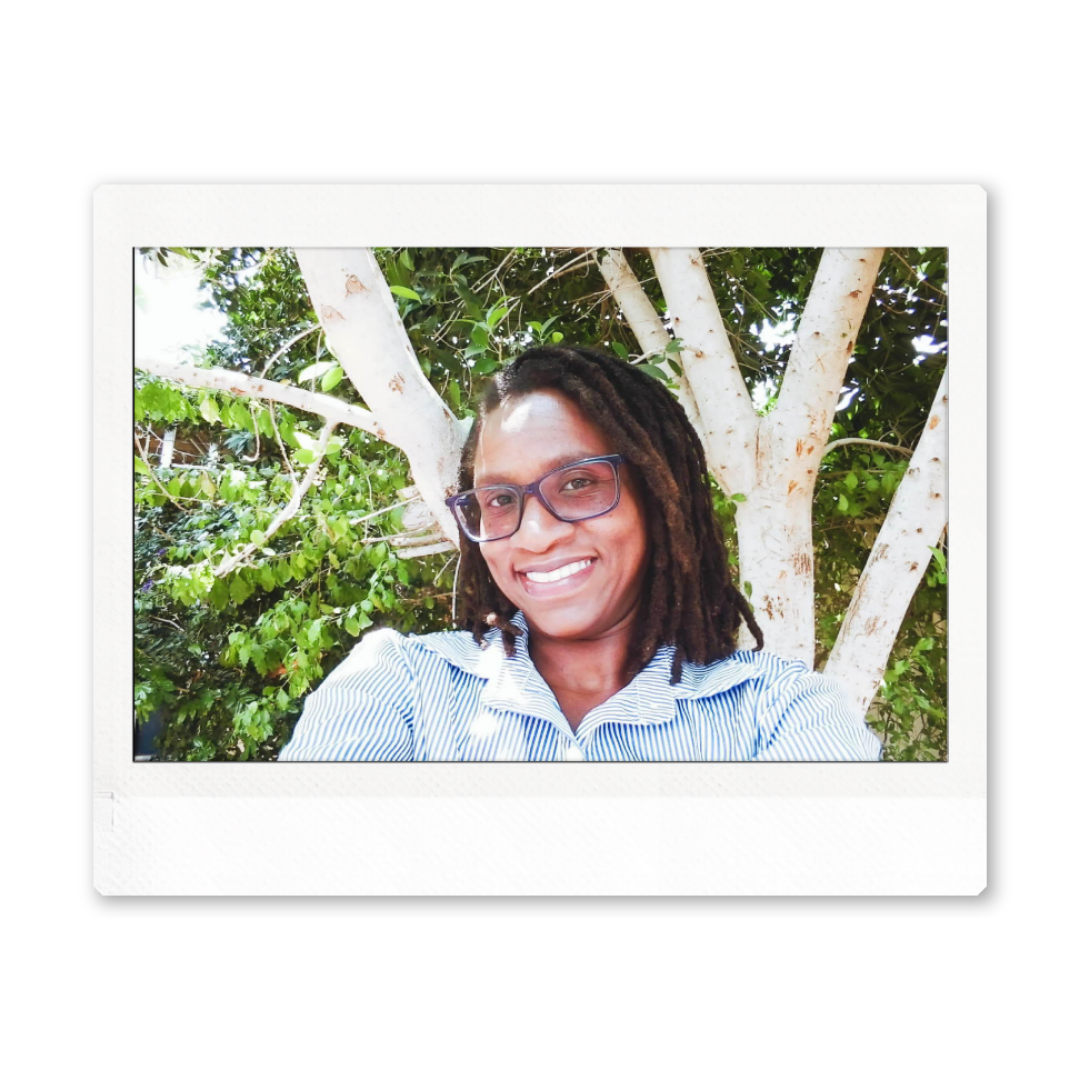 Book a online meet and greet with your Retro Instant Photographer to talk about your event