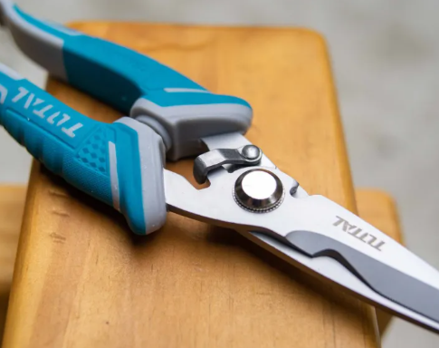 Total Electrician's Scissors (7" / 8"), with Teeth, Bronze Wire, Iron Net, Metal Mesh, Leather - 