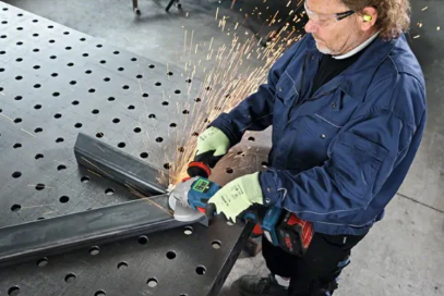 Bosch (100mm) GWS 18V-15 SC SOLO Professional Cordless Small Angle Grinder 