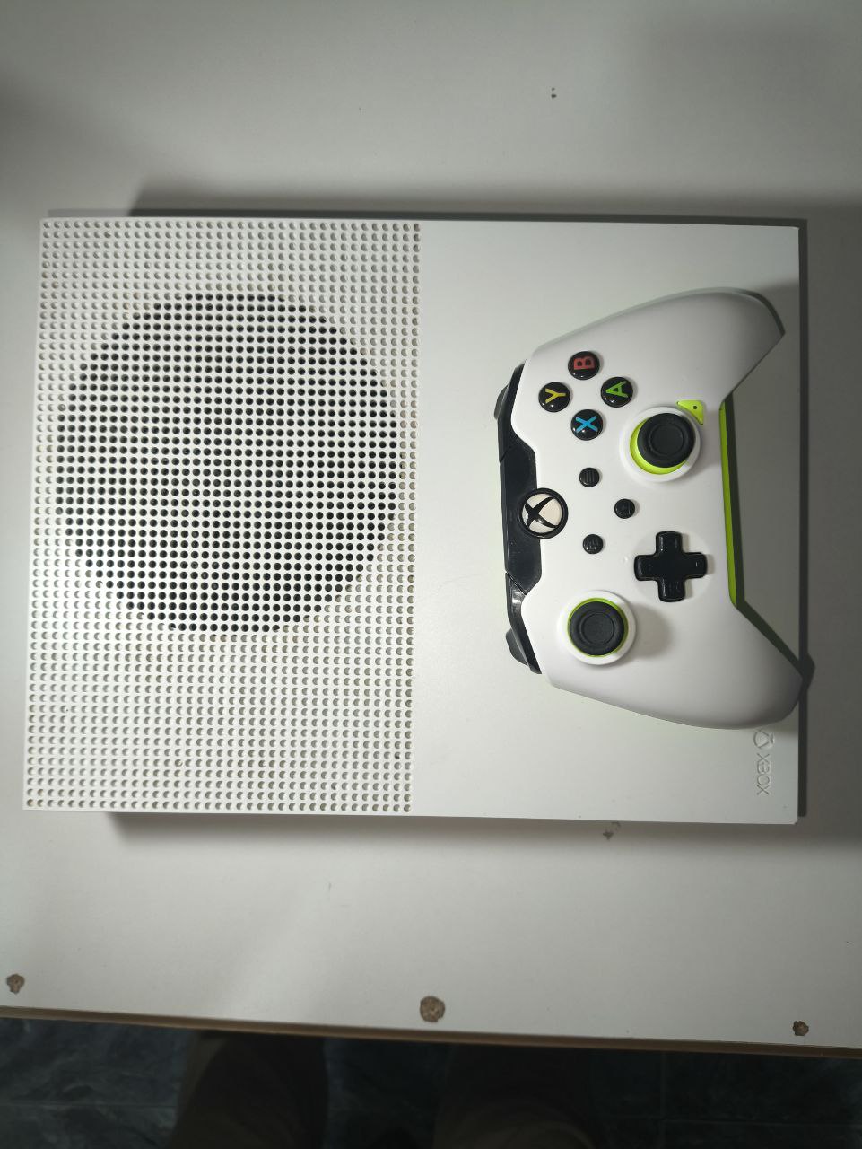 Consola Xbox One S 1TB (SEMI NUEVA)