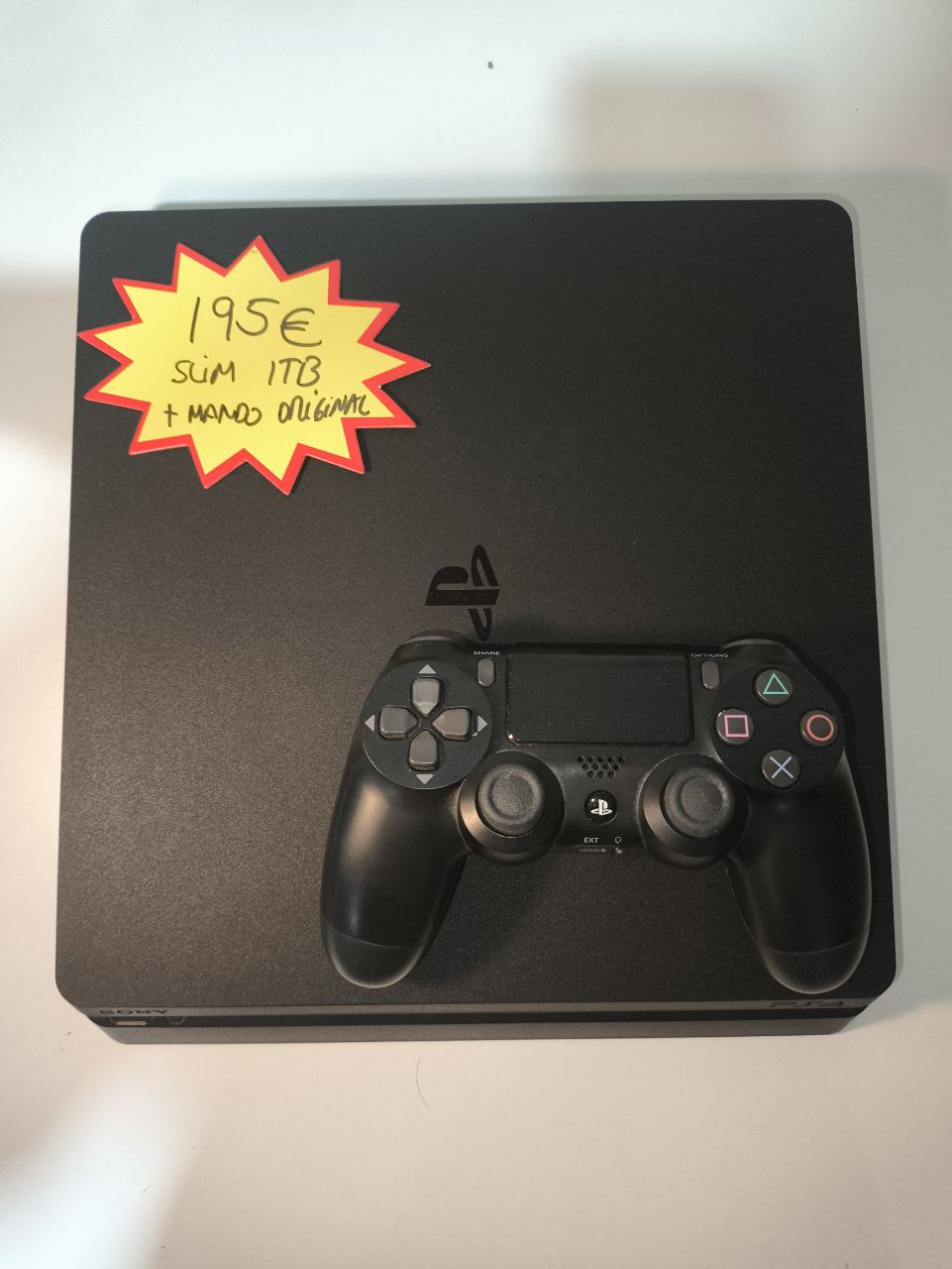 PlayStation 4 Slim 1TB (SEMI NUEVA)