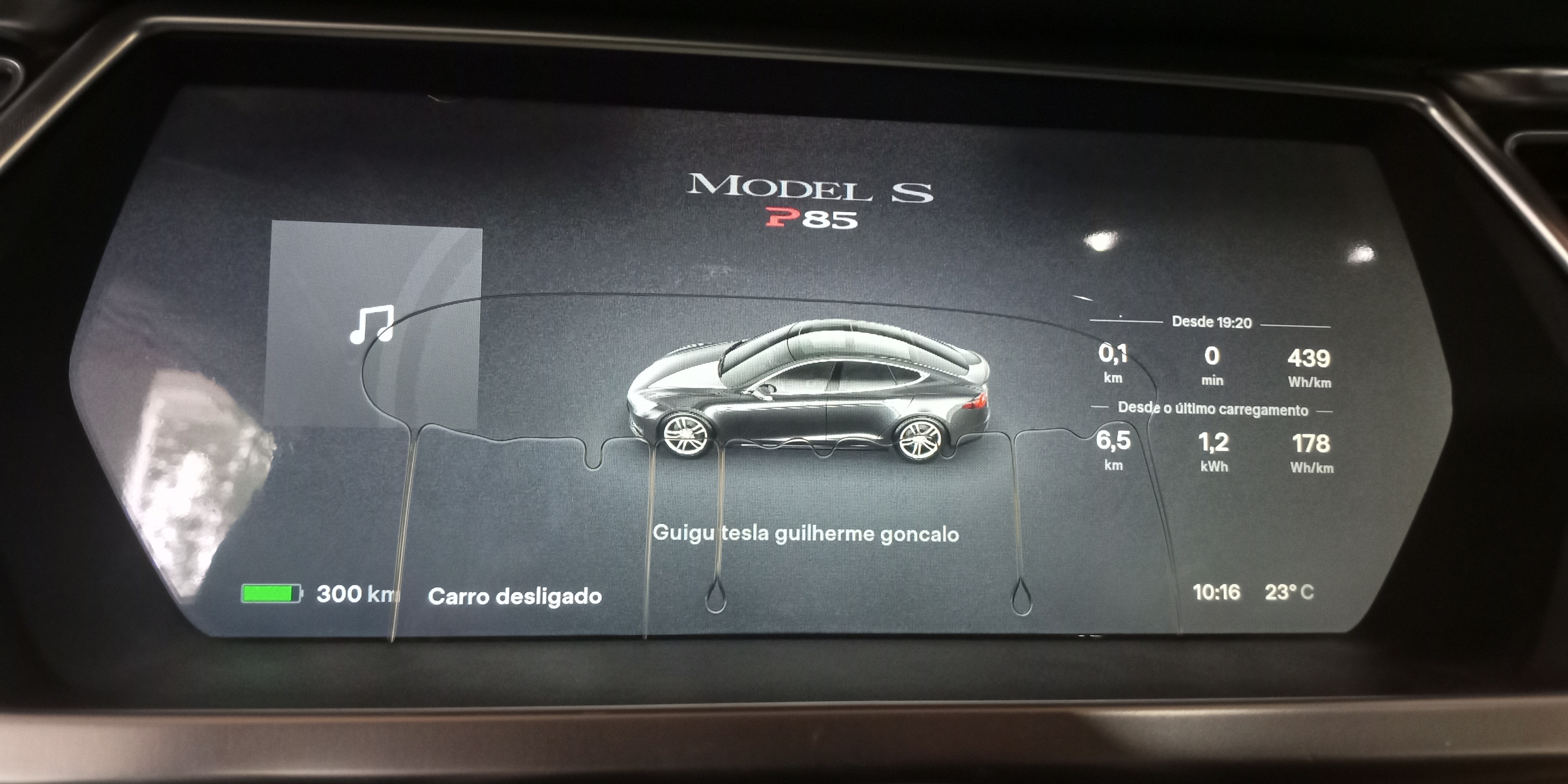 Reparação painel instrumentos Tesla Model S