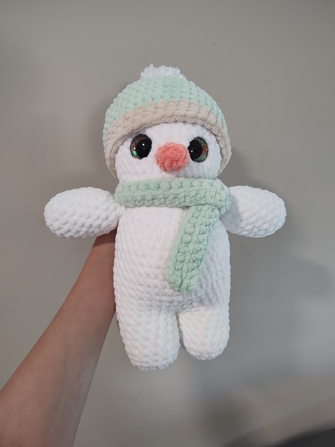 Crochet Sammy the Snowman  