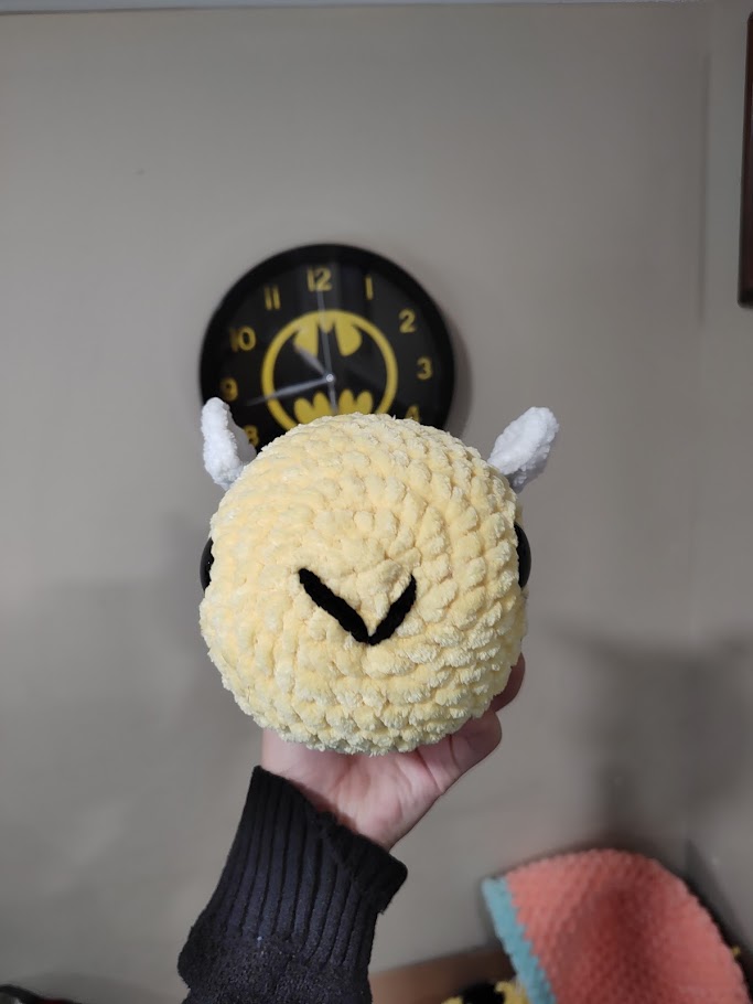 Crochet Medium Bee (Betty!)