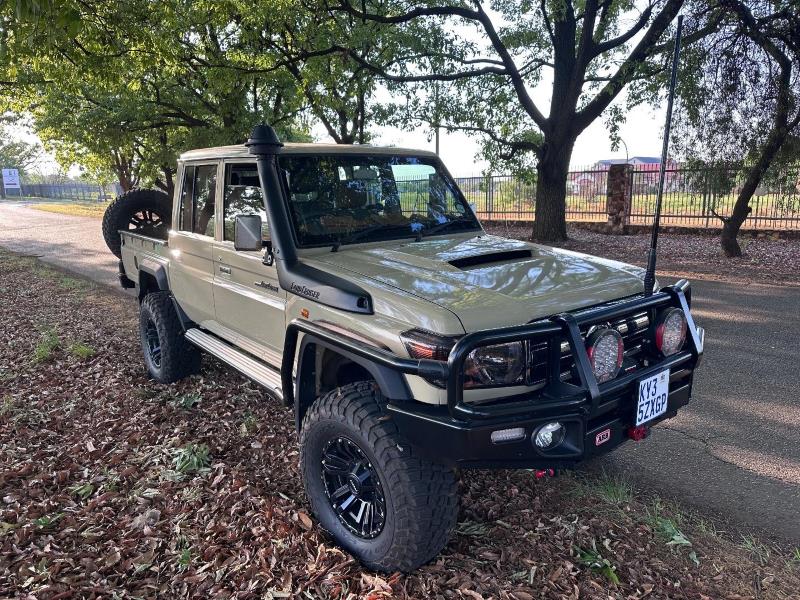 Toyota Land Cruiser Pickup