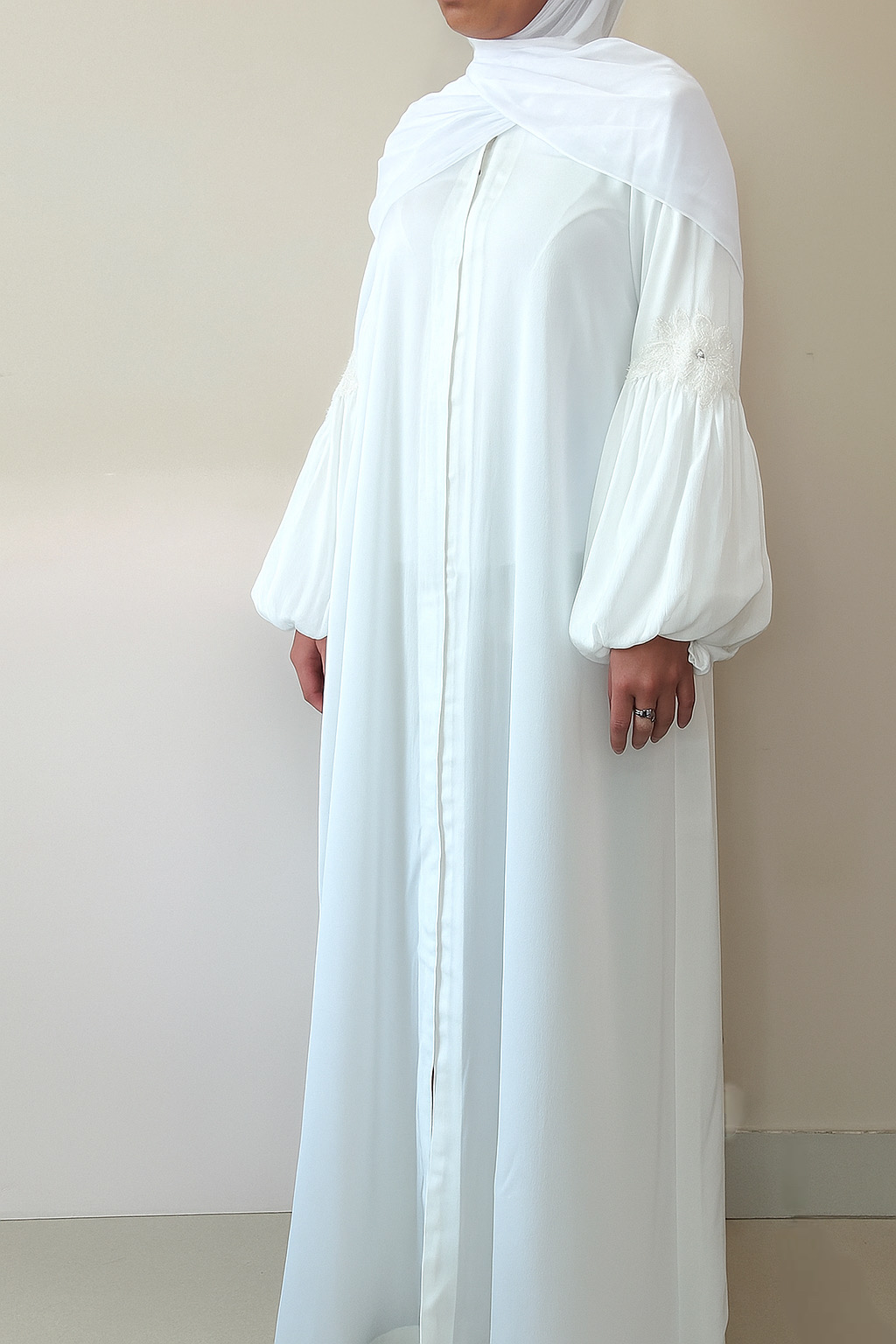 White Balloon-sleeve Lace Abaya
