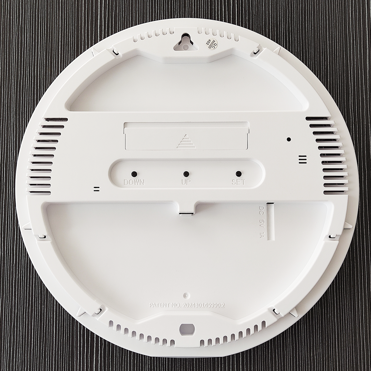 Wooden Textured Wall Clock, DS-5823L