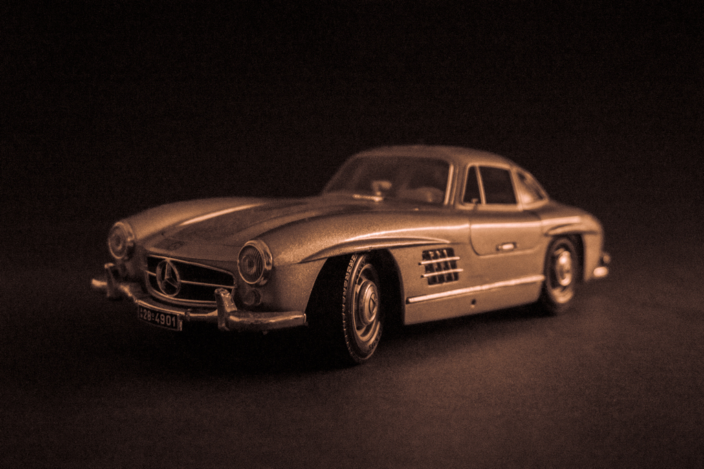 Gullwing: The Miniature Legend