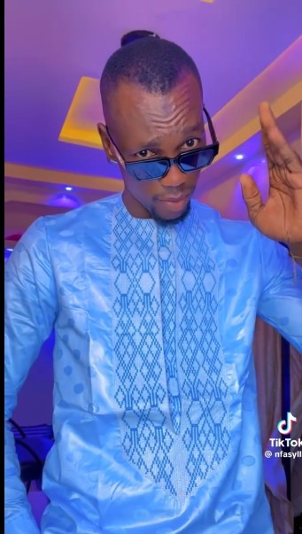 Boubou traditionnelle bleue