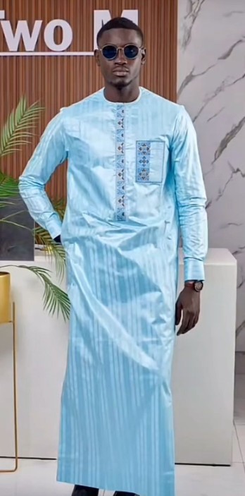 Boubou africain bleu ciel pour homme