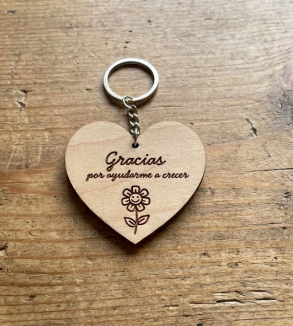 Llavero de Madera Con Nombre "Corazón Profe"