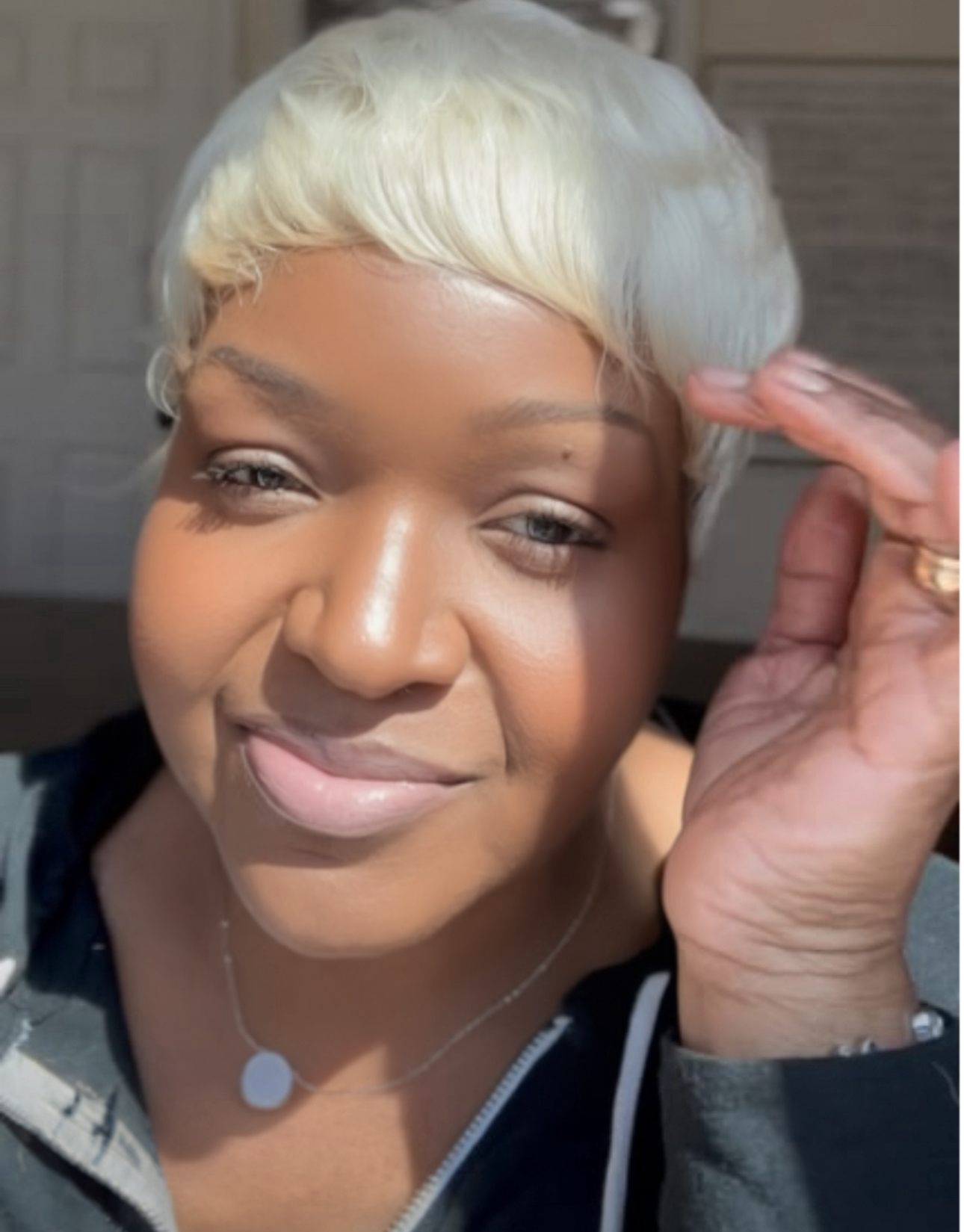 SOULeil Platinum Blonde Pixie Cut Wig