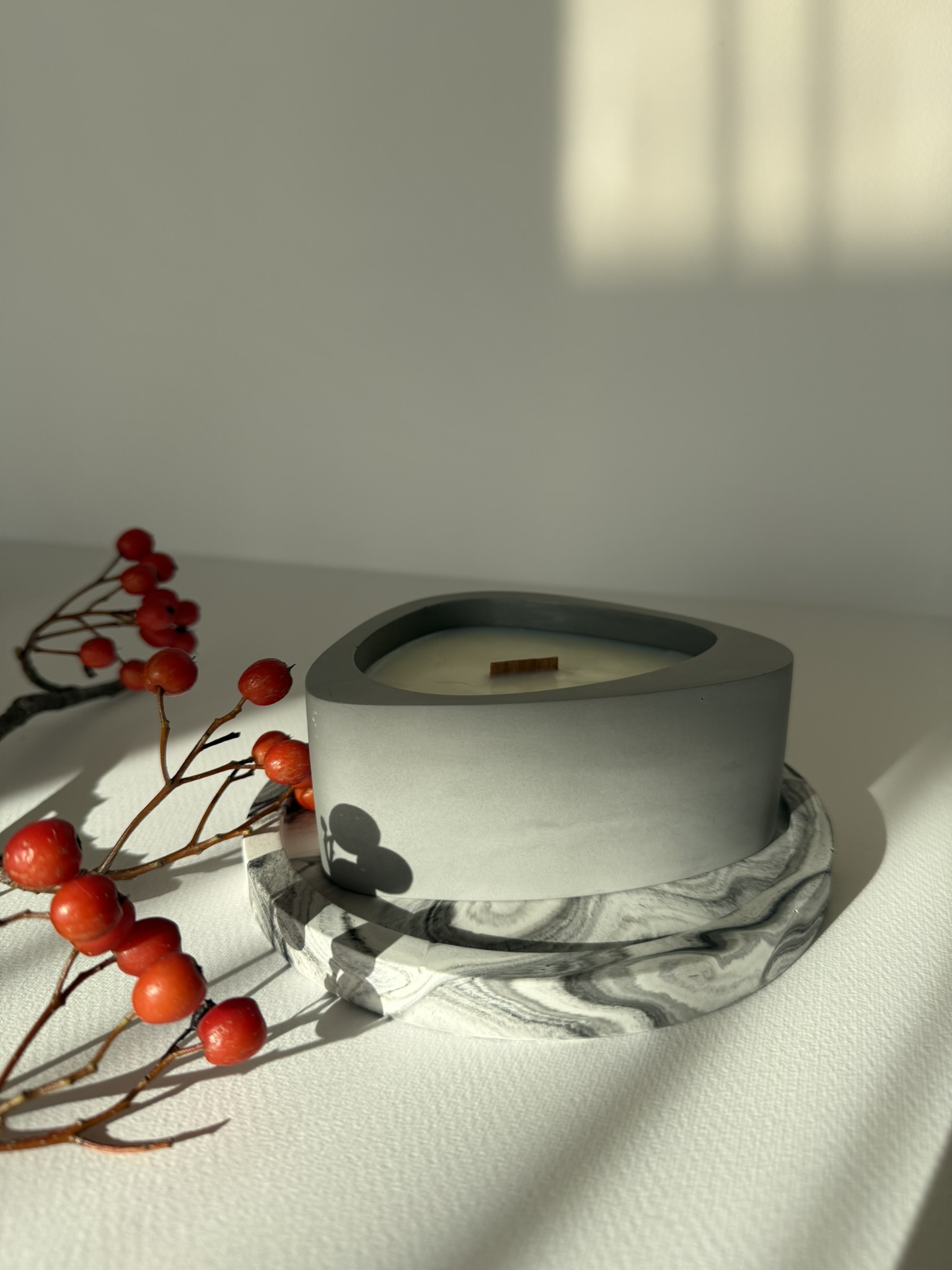 Kvapni žvakė pilka Lašas su margu padėkliuku