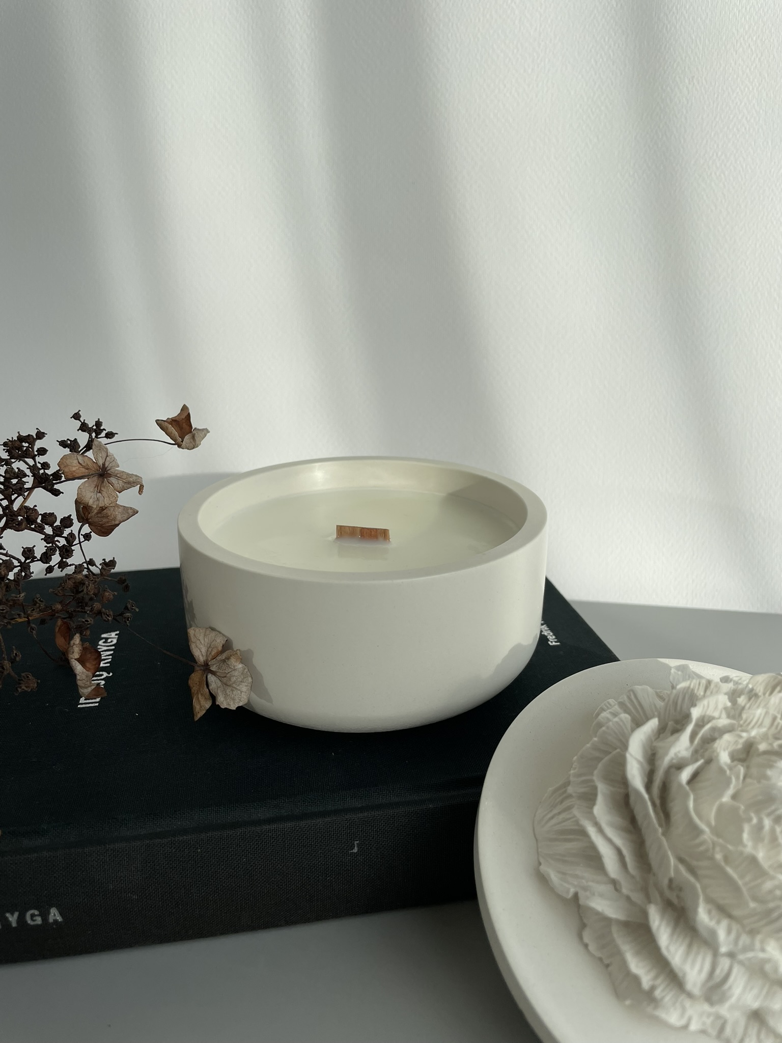 Kvapni žvakė balta su bijūno žiedu