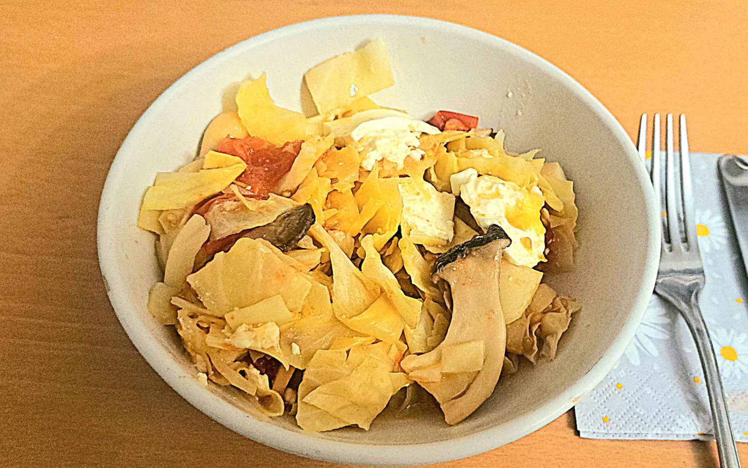 Kohlpfanne mit Kräutersaitlingen