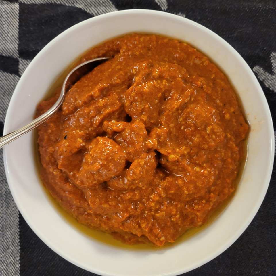 Paprika-Walnuss-Dip