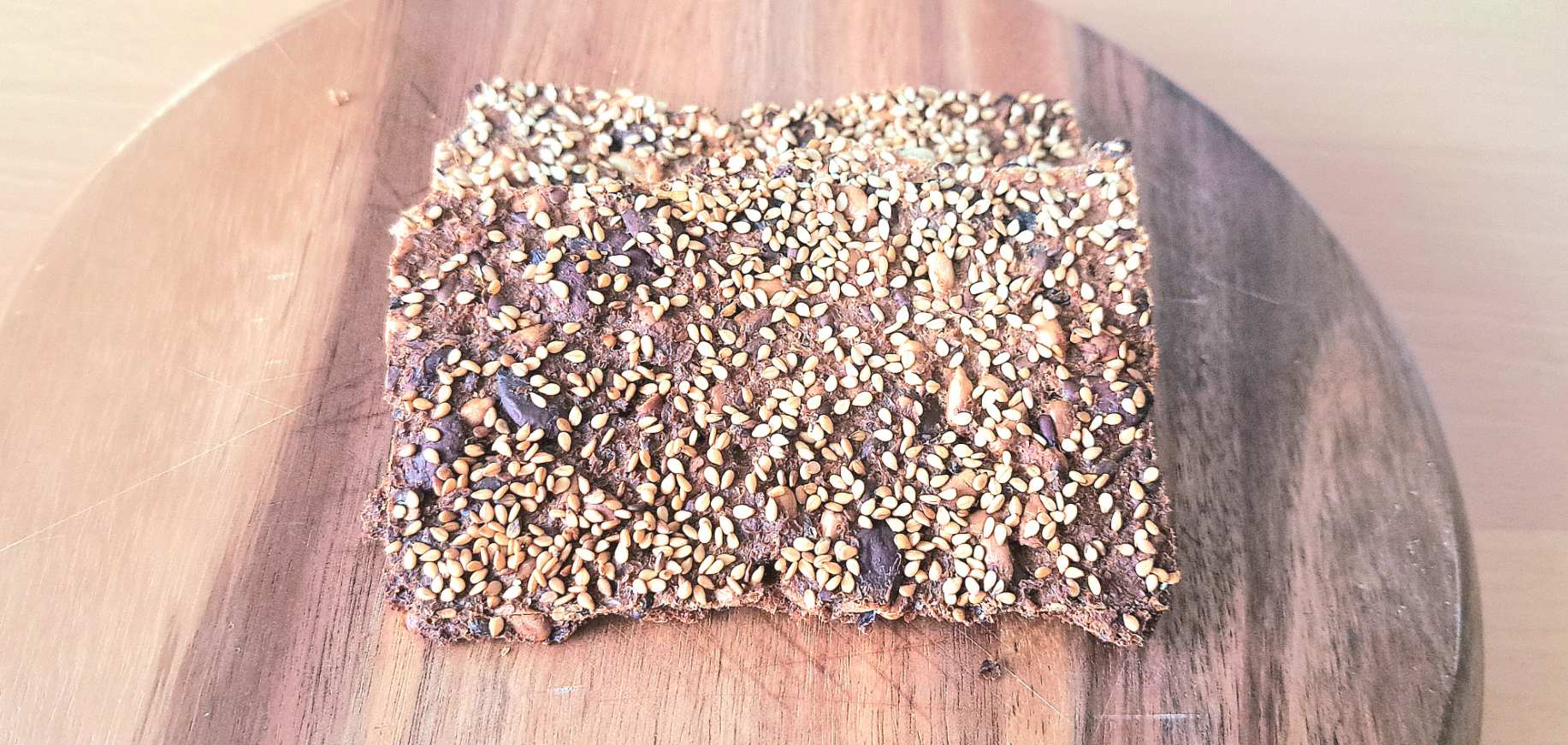 🌻 Knuspriges Saaten-Knäckebrot