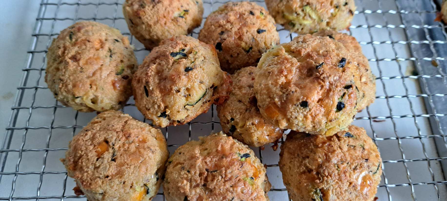 Würzige Zucchini-Tofu Bällchen