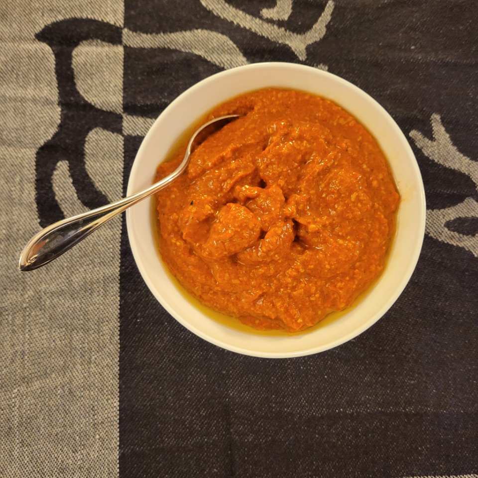 Paprika-Walnuss-Dip