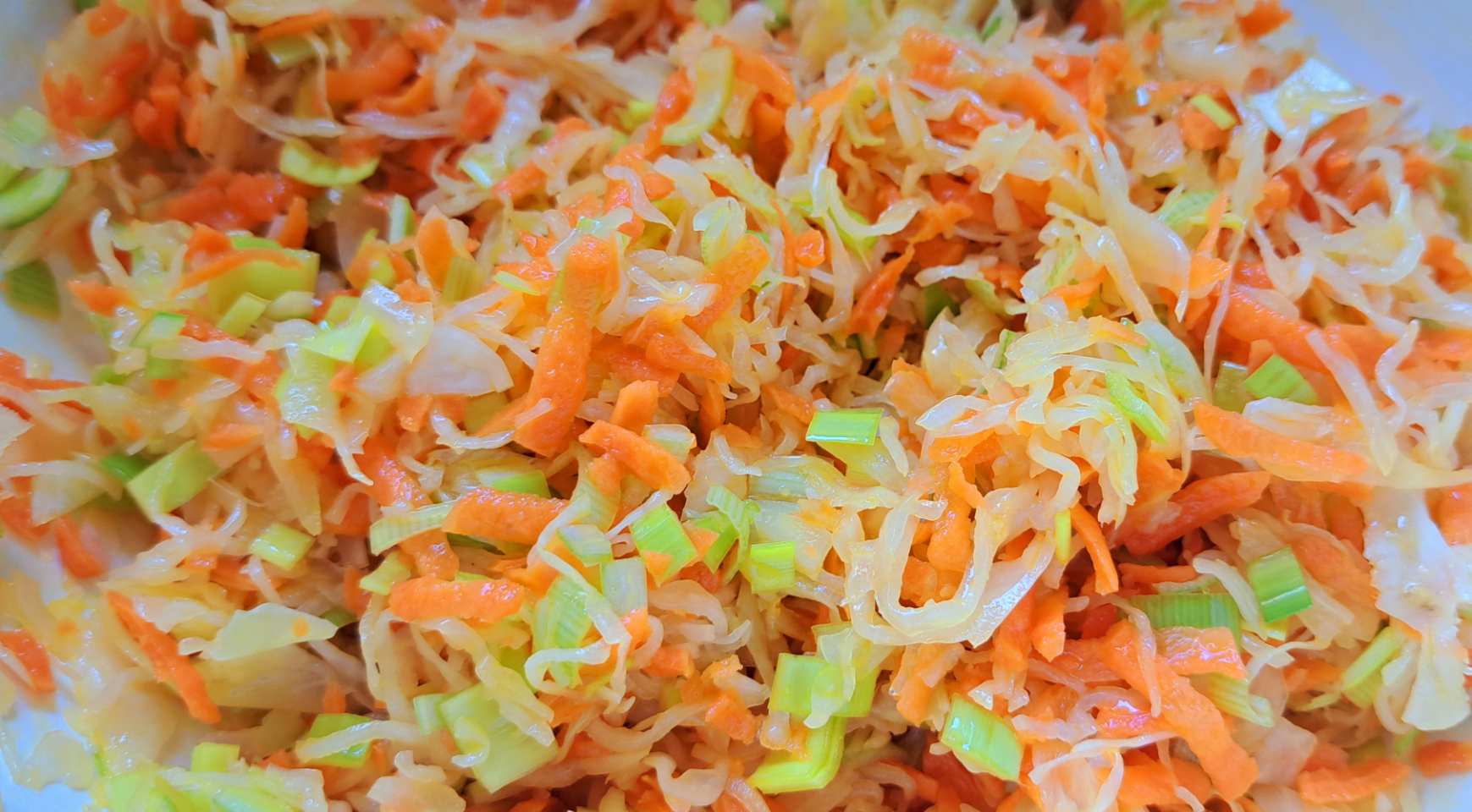 Sauerkraut-Salat "Mama Style"