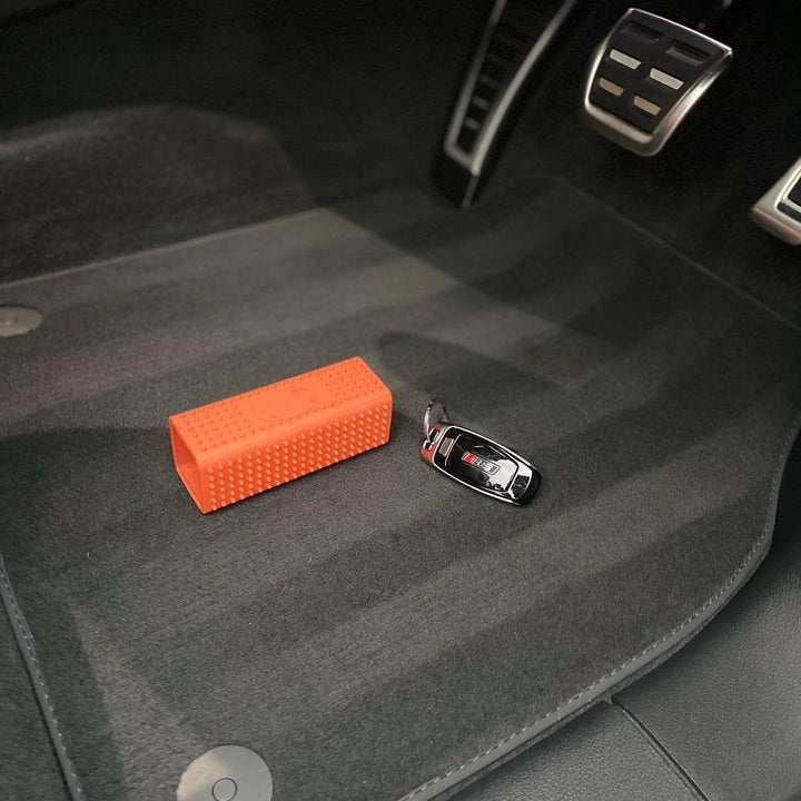 Car floor mat stripping and pet hair detail brush.(SET OF 2)