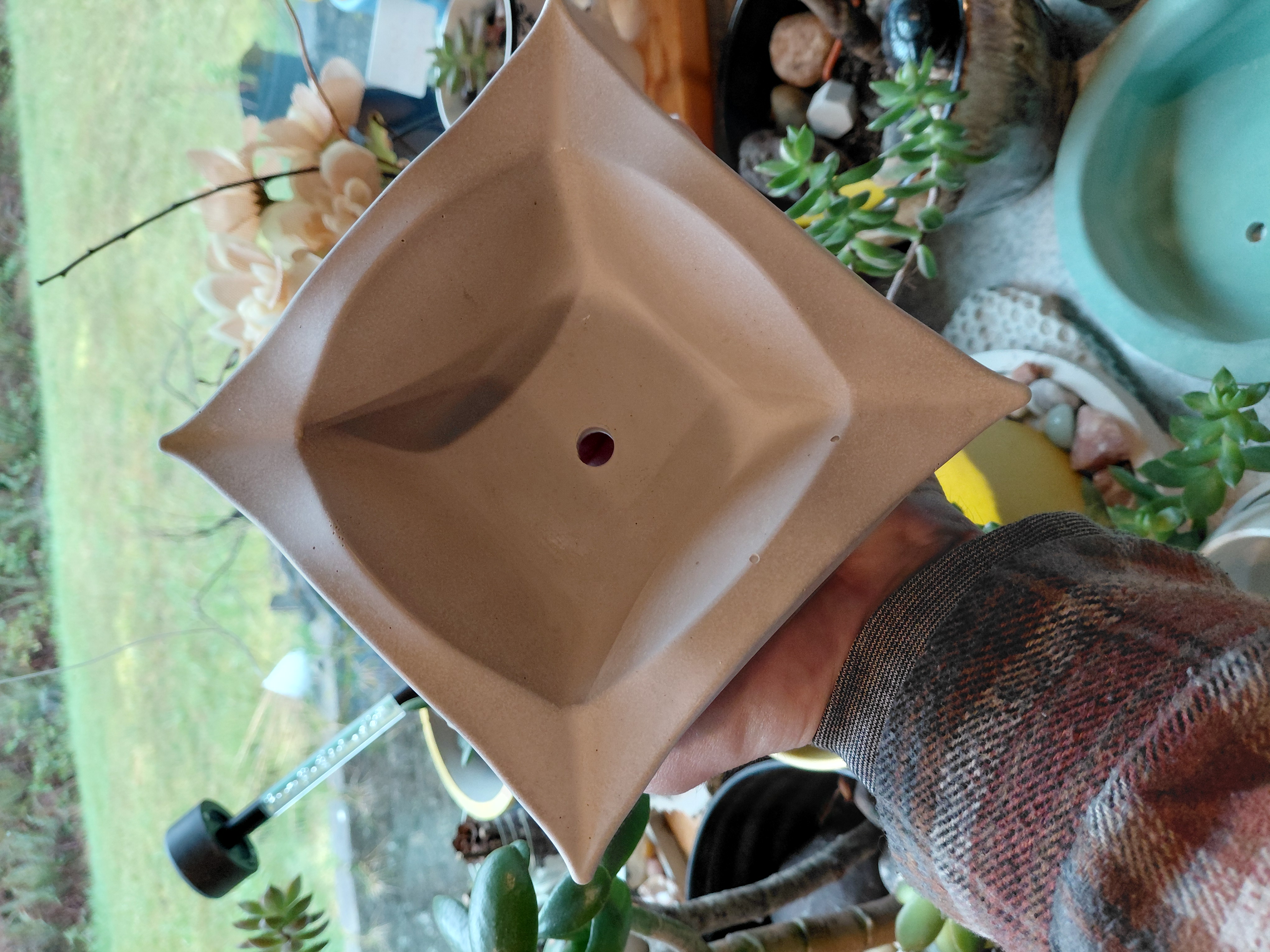 Square Bulged Pot w/drainage