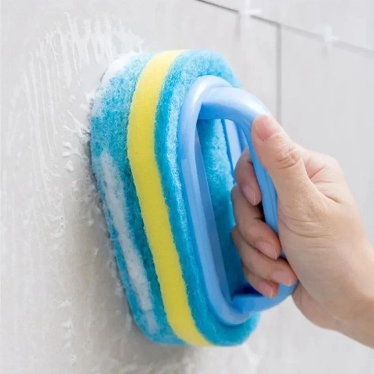 Multi-purpose cleaning sponge with handle