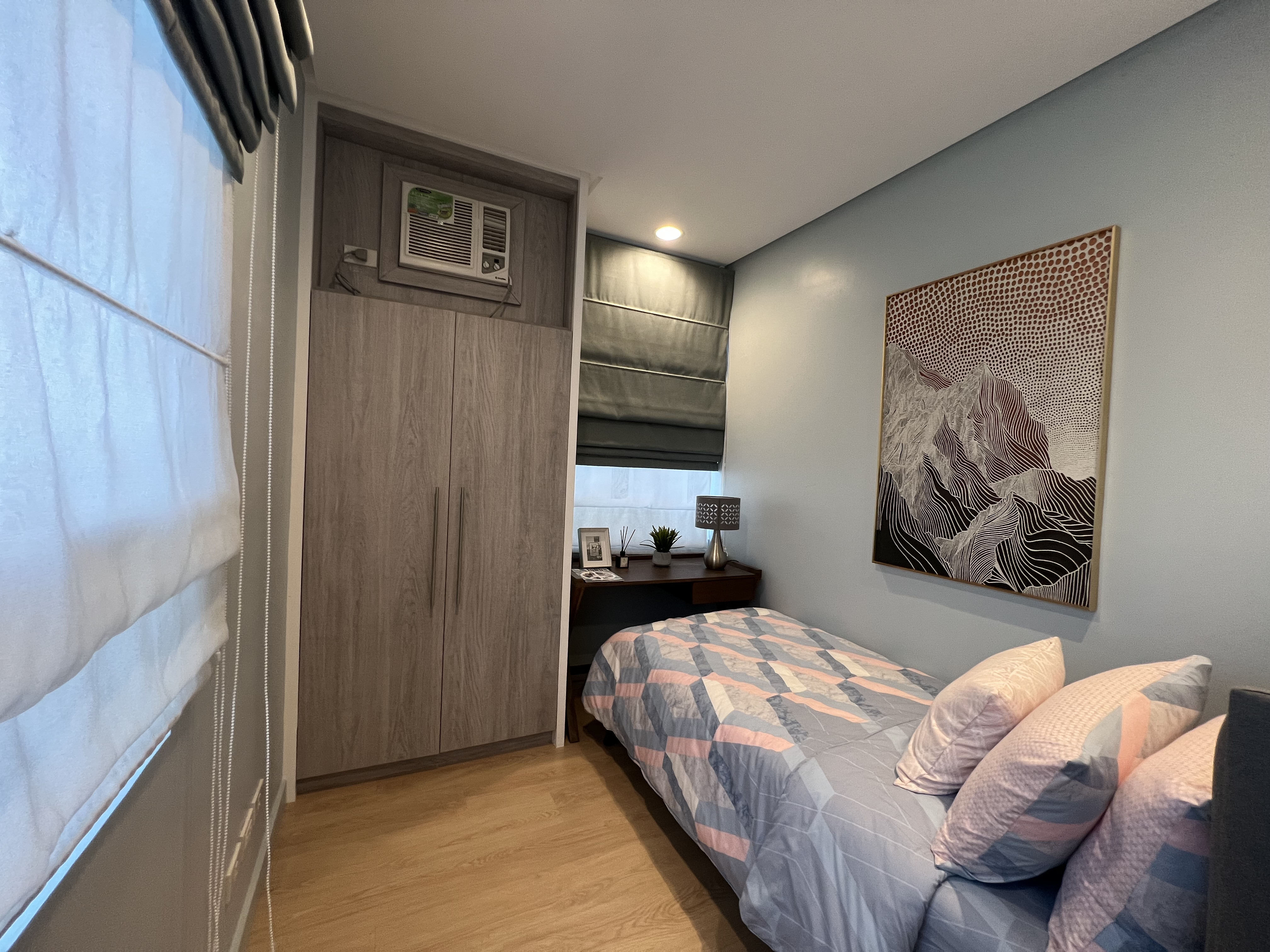 M2304: NEAR SM NORTH | MURANG READY FOR OCCUPANCY TOWNHOUSE IN EDSA MUNOZ