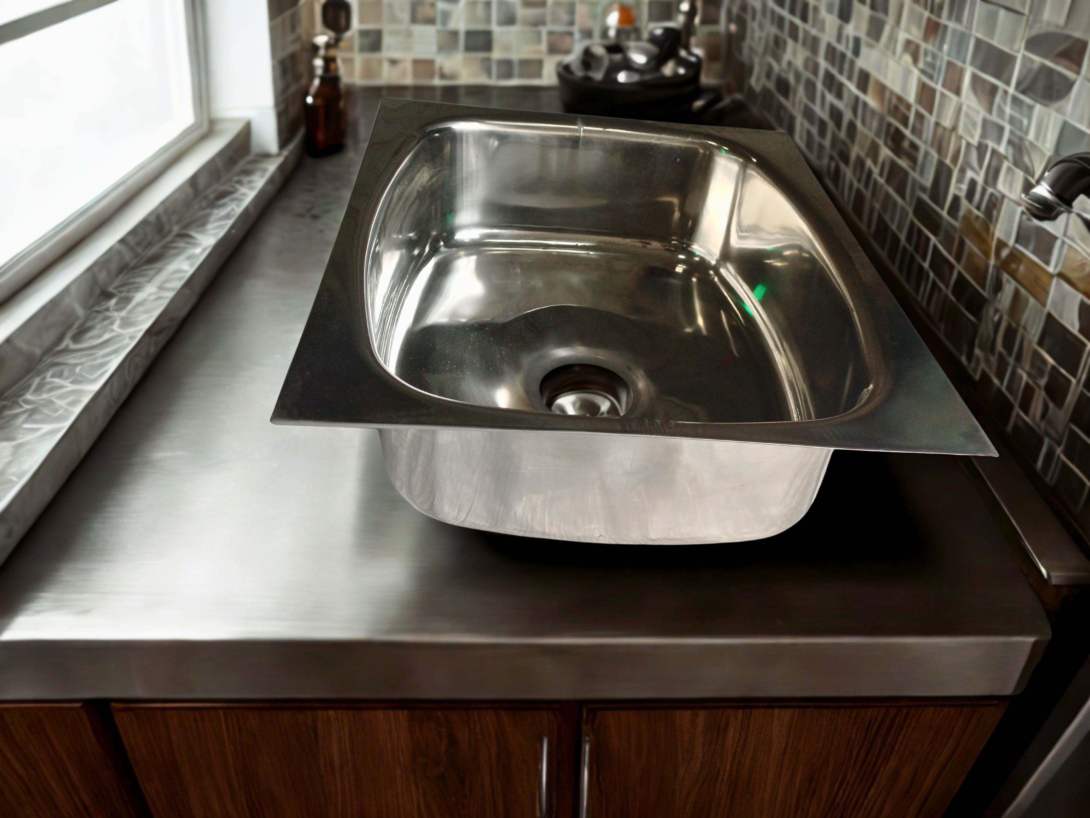 Stainless Steel Kitchen Sink (24x18x9)