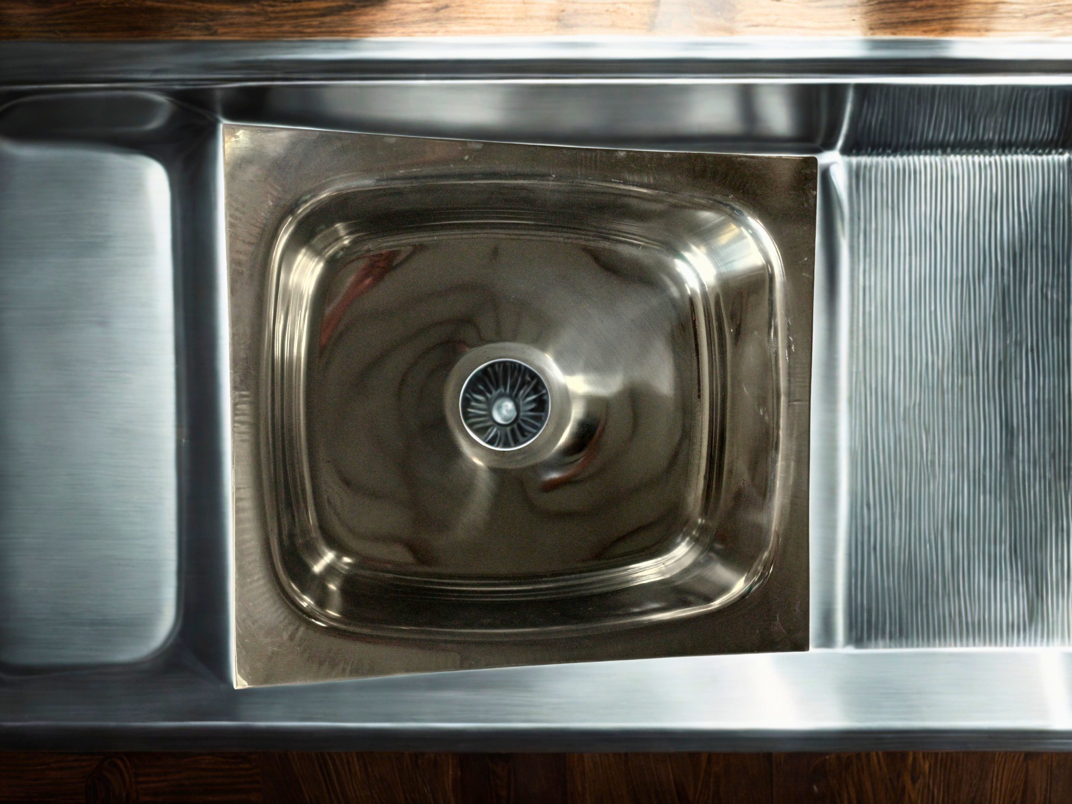 Stainless Steel Kitchen Sink (18x16x8)