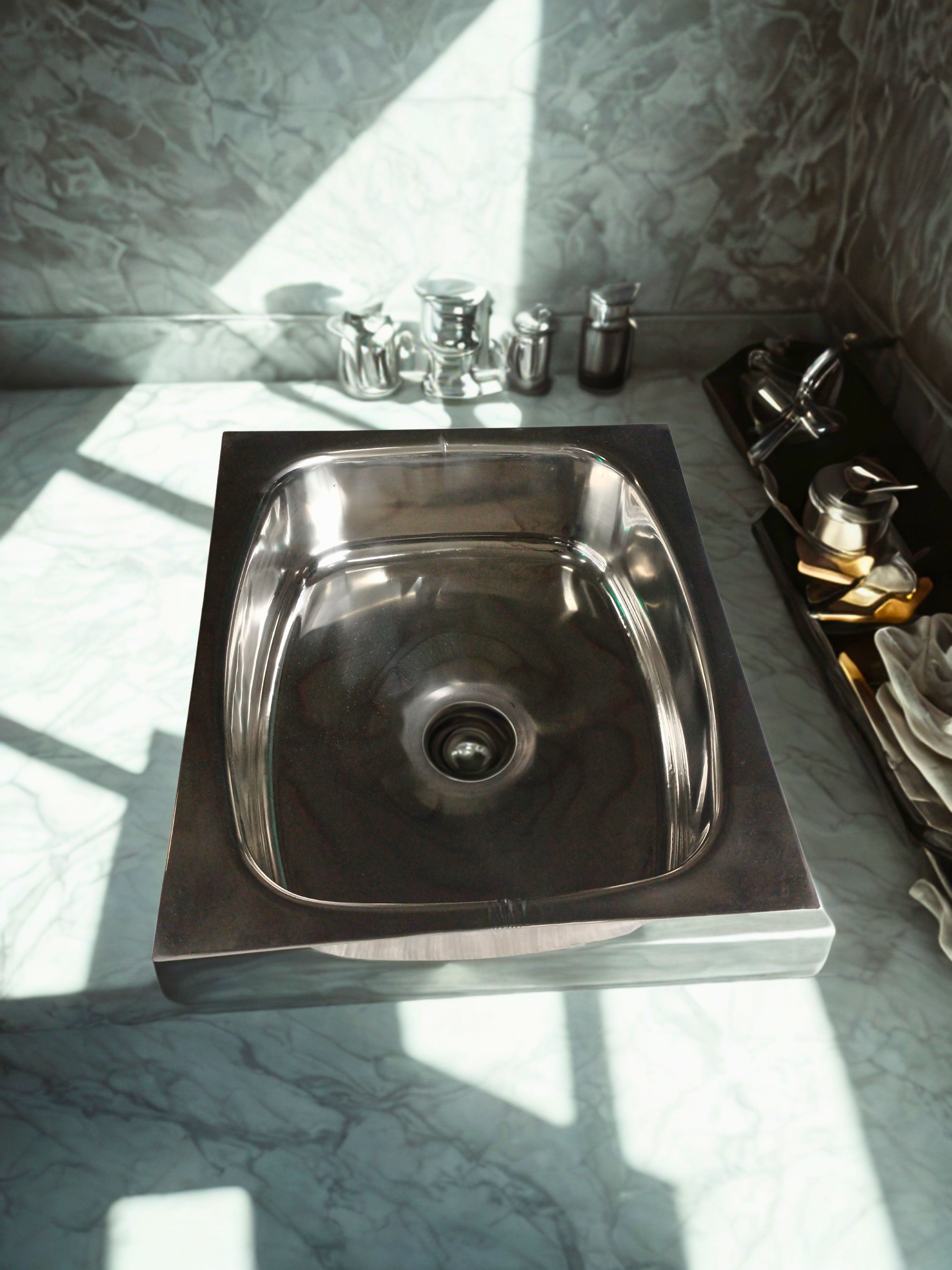 Stainless Steel Kitchen Sink (24x18x9)