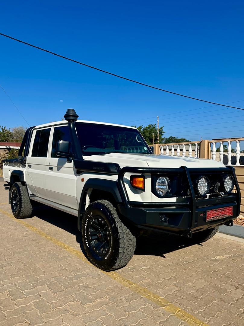 Toyota Land Cruiser 76 Series