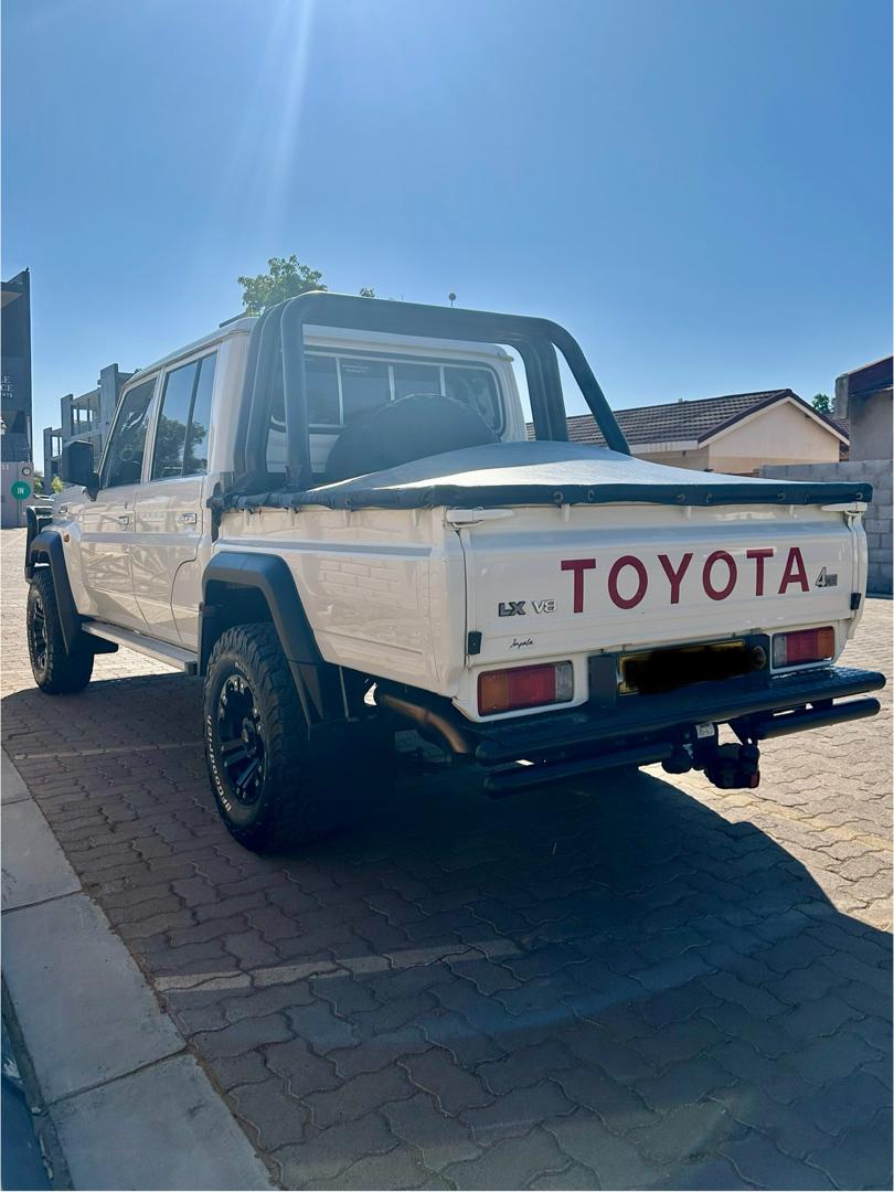 Toyota Land Cruiser 76 Series