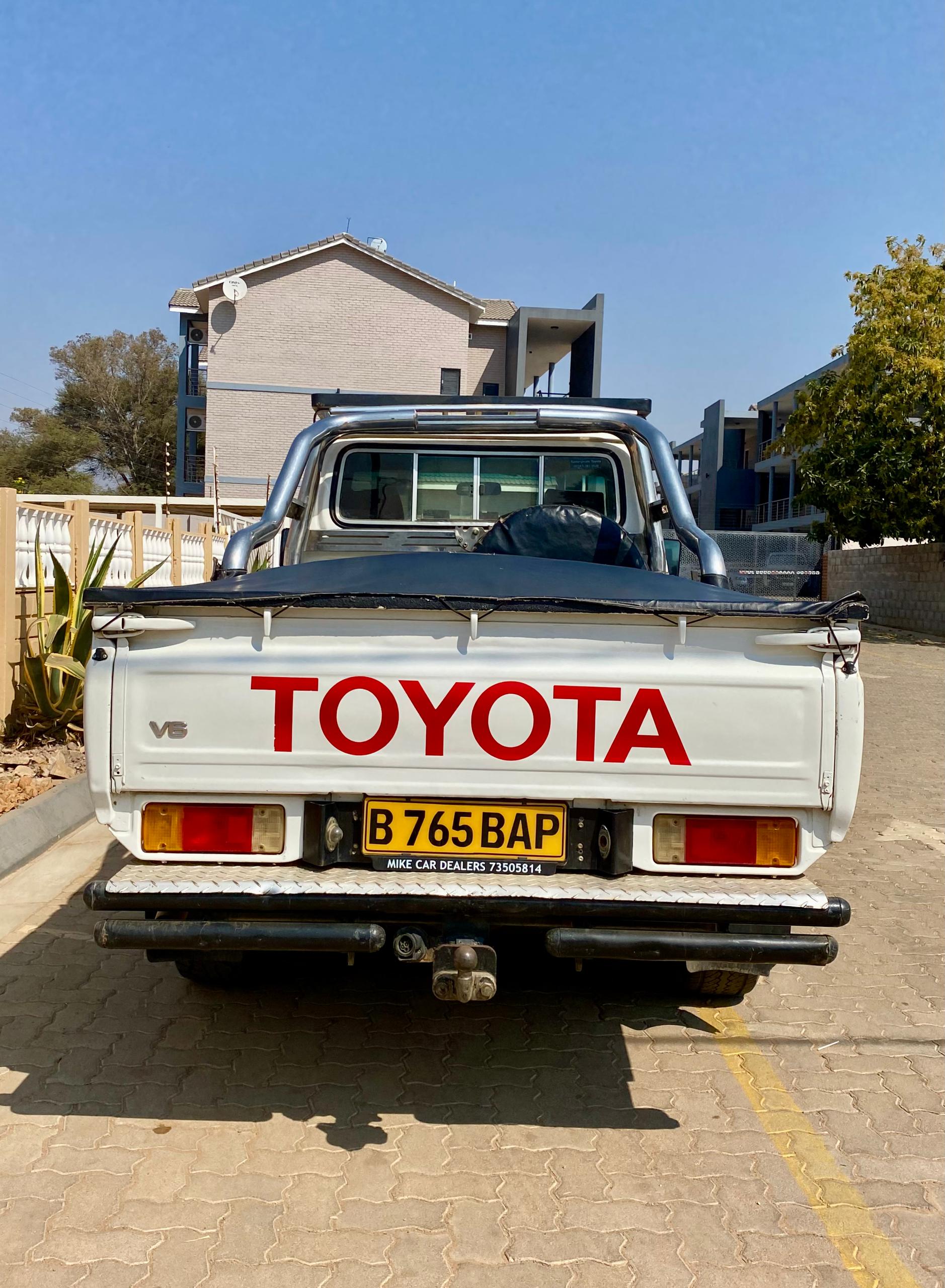 Toyota Land Cruiser Pickup 
