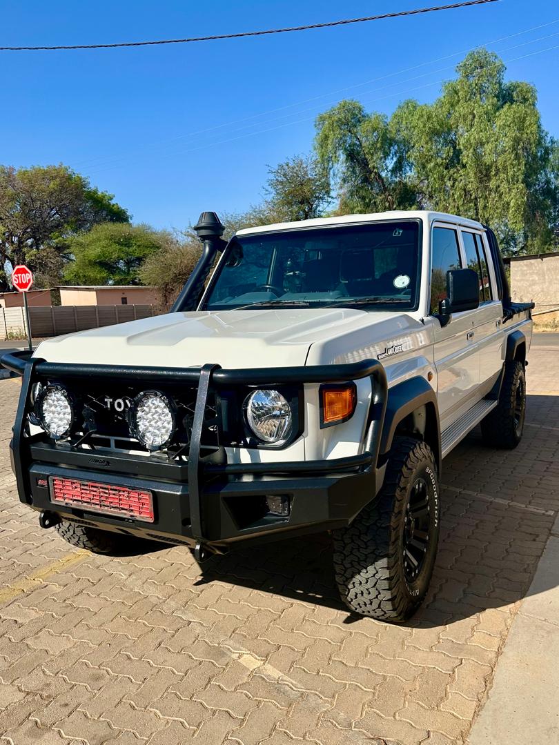 Toyota Land Cruiser 76 Series