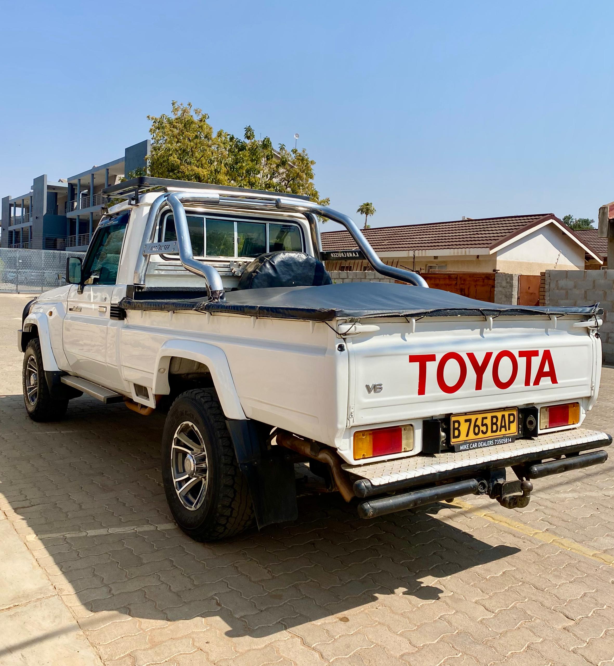 Toyota Land Cruiser Pickup 