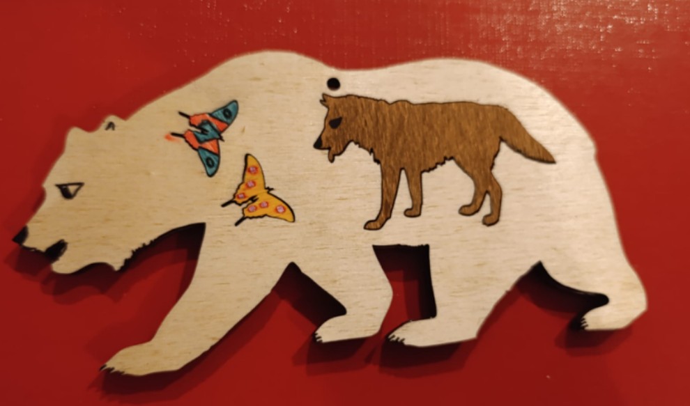 Holz-Bär mit applizierten Details