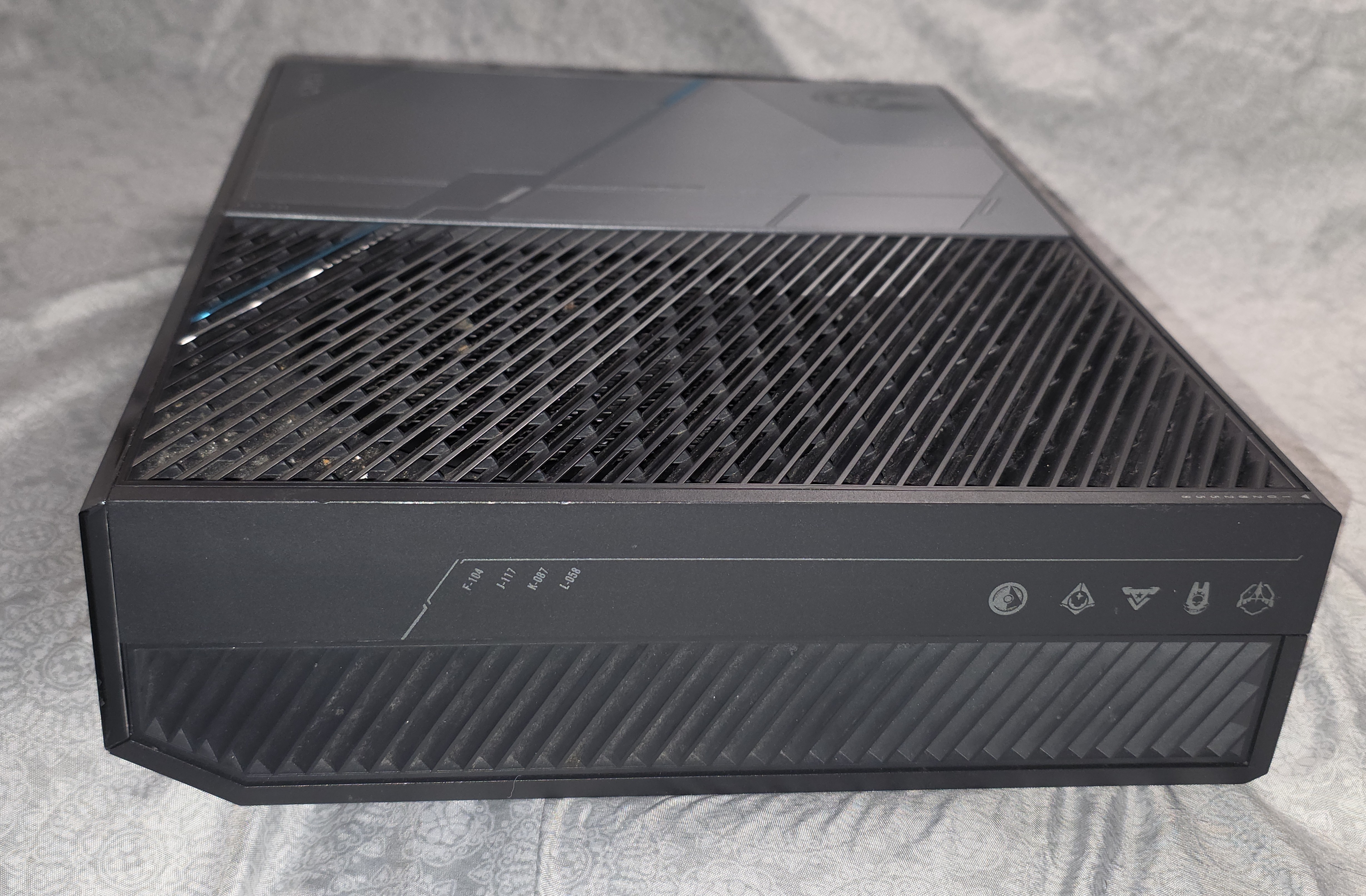 Halo 5 Xbox One w/ Limited Edition Master Chief Controller