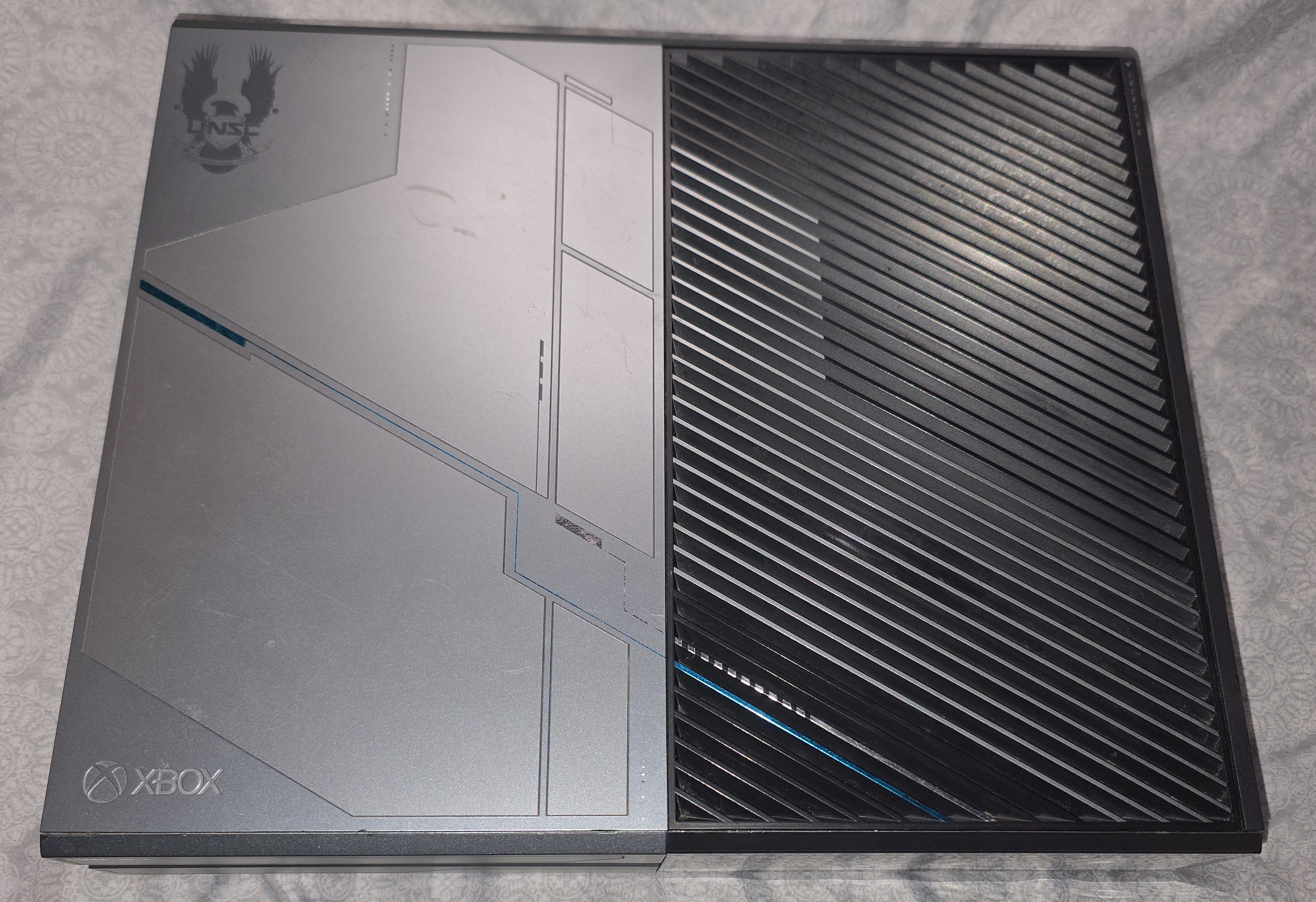 Halo 5 Xbox One w/ Limited Edition Master Chief Controller