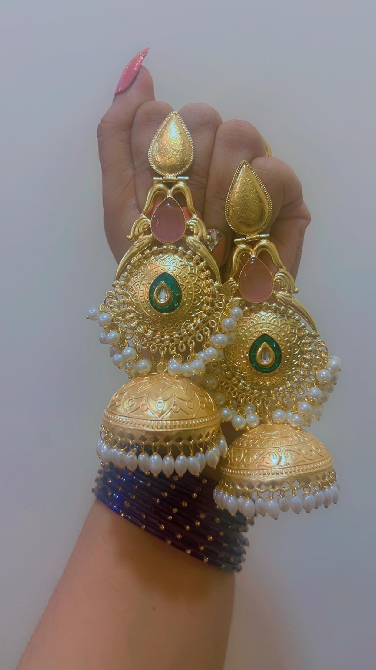 Gulabi Noor Jhumka
