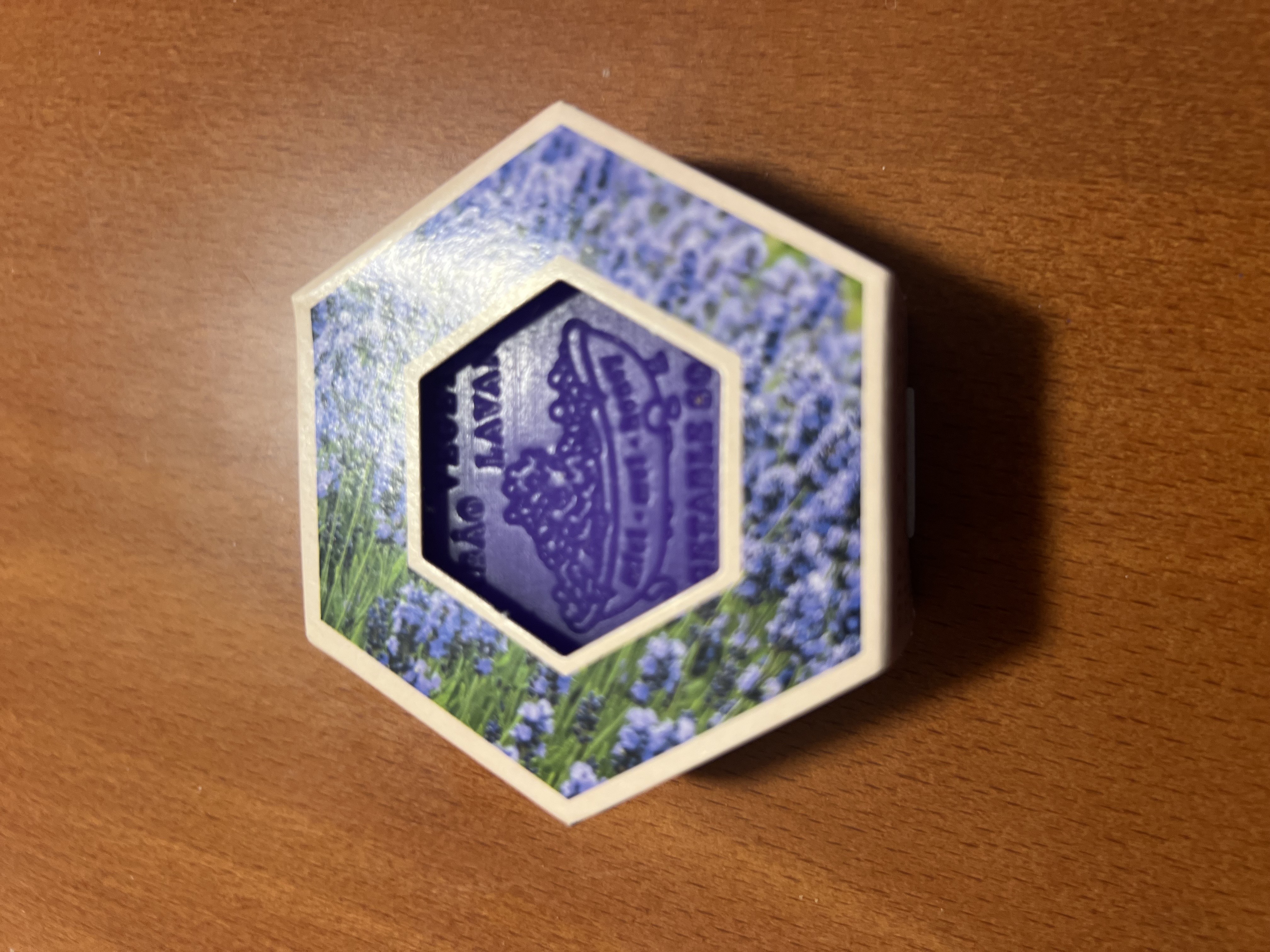 Jabón de lavanda en caja hexagonal