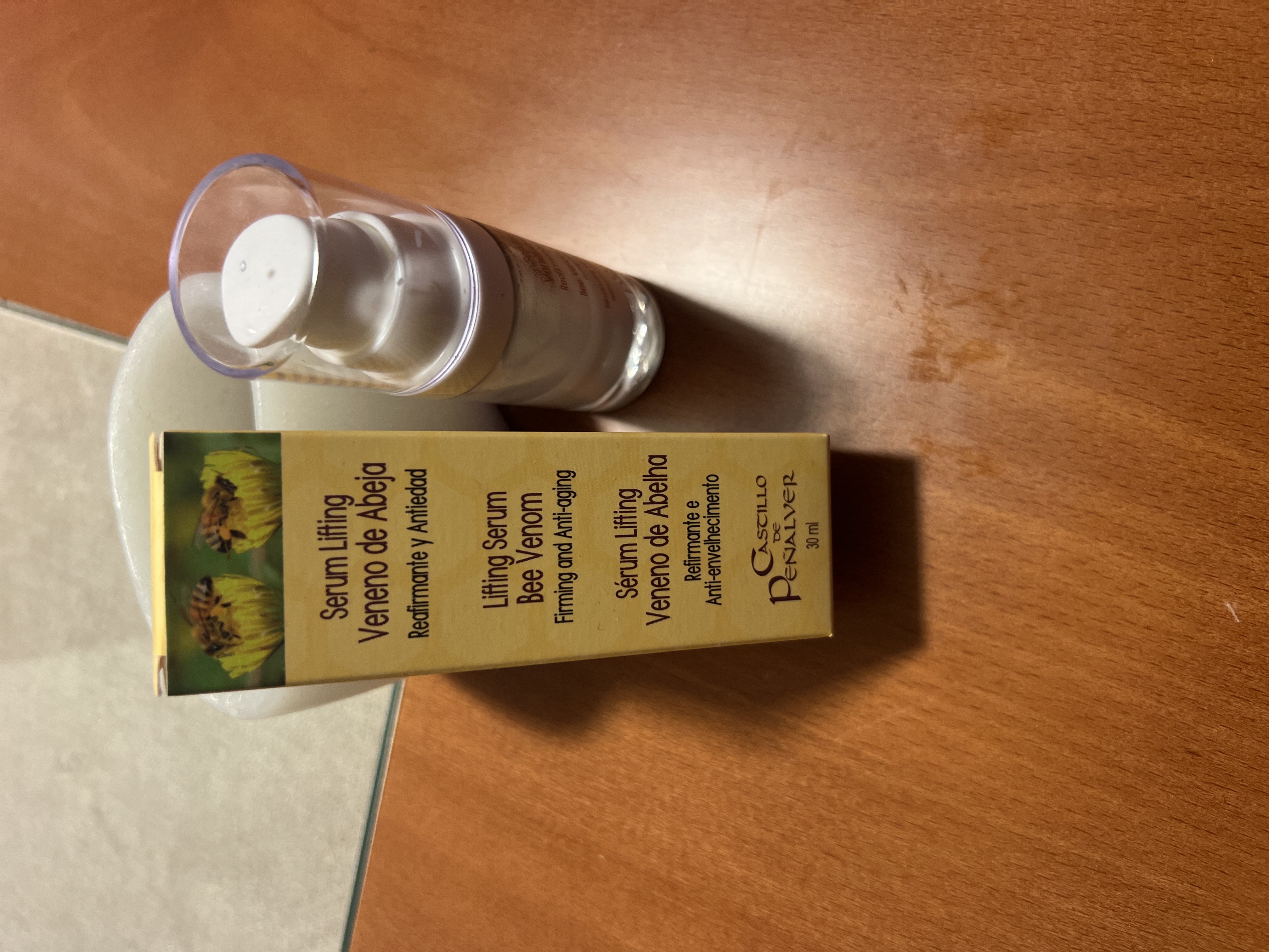 Suero lifting veneno de abeja