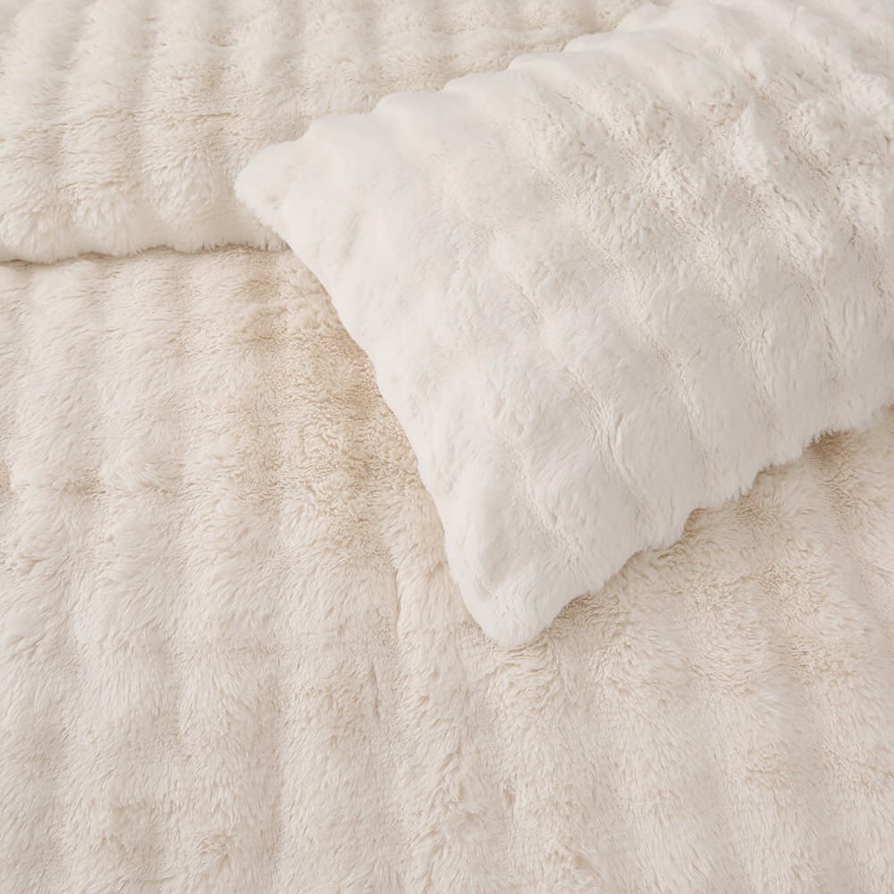 Loria Peluş Vizon Yatak Örtüsü Takımı