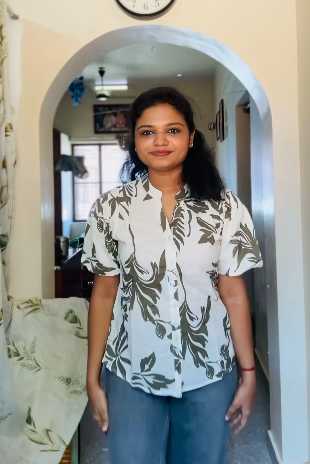 White Leaf-Patterned TOP
