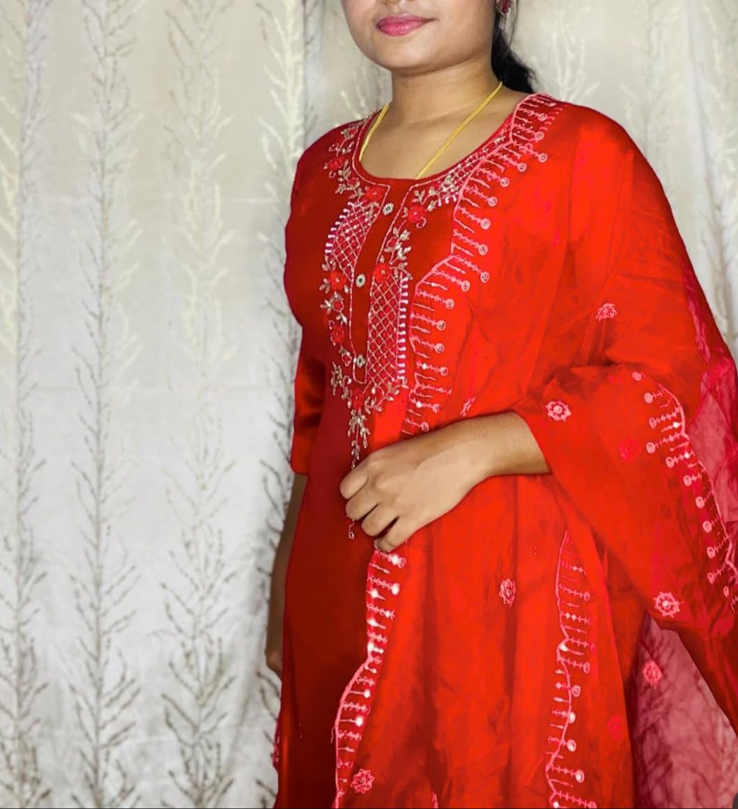 Red embroidered kurta set