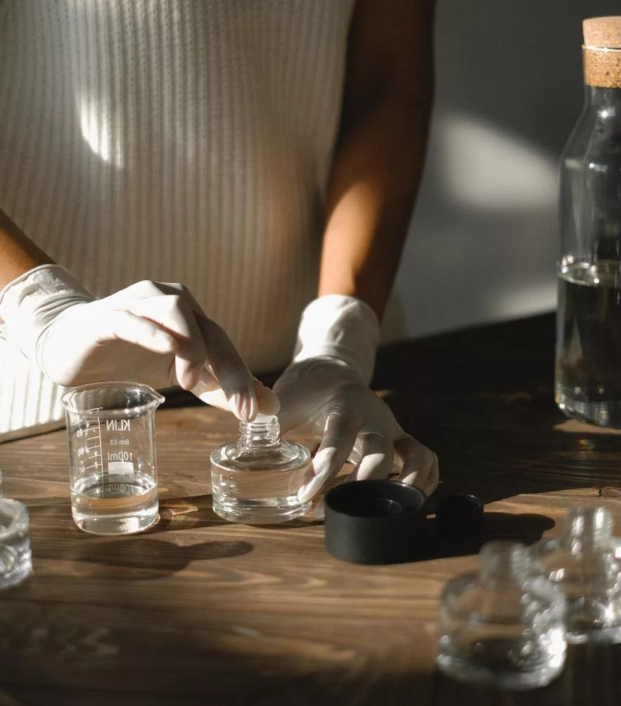 Interactive Online Niche Perfumery Course