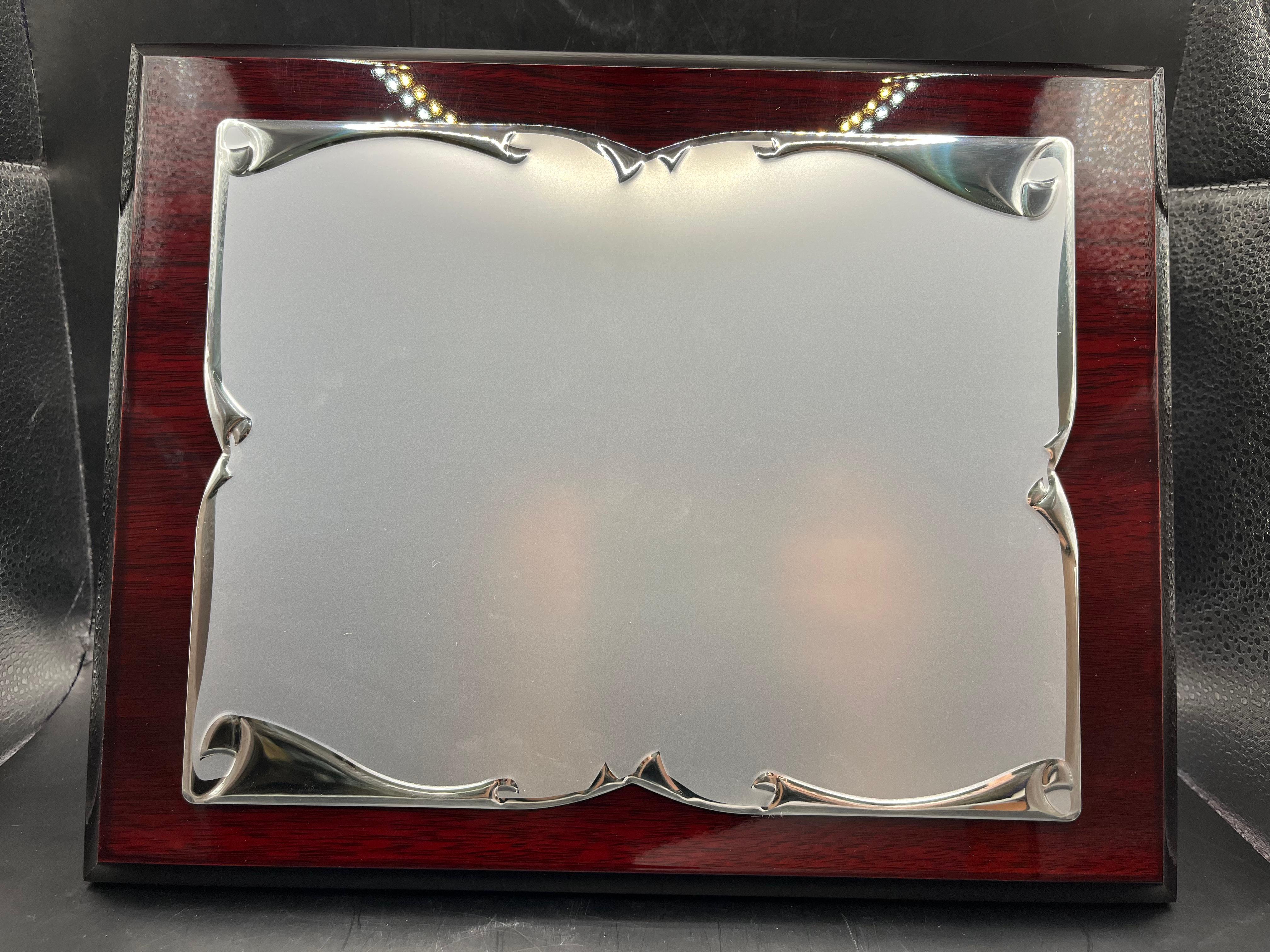 Placa con bordes en Madera