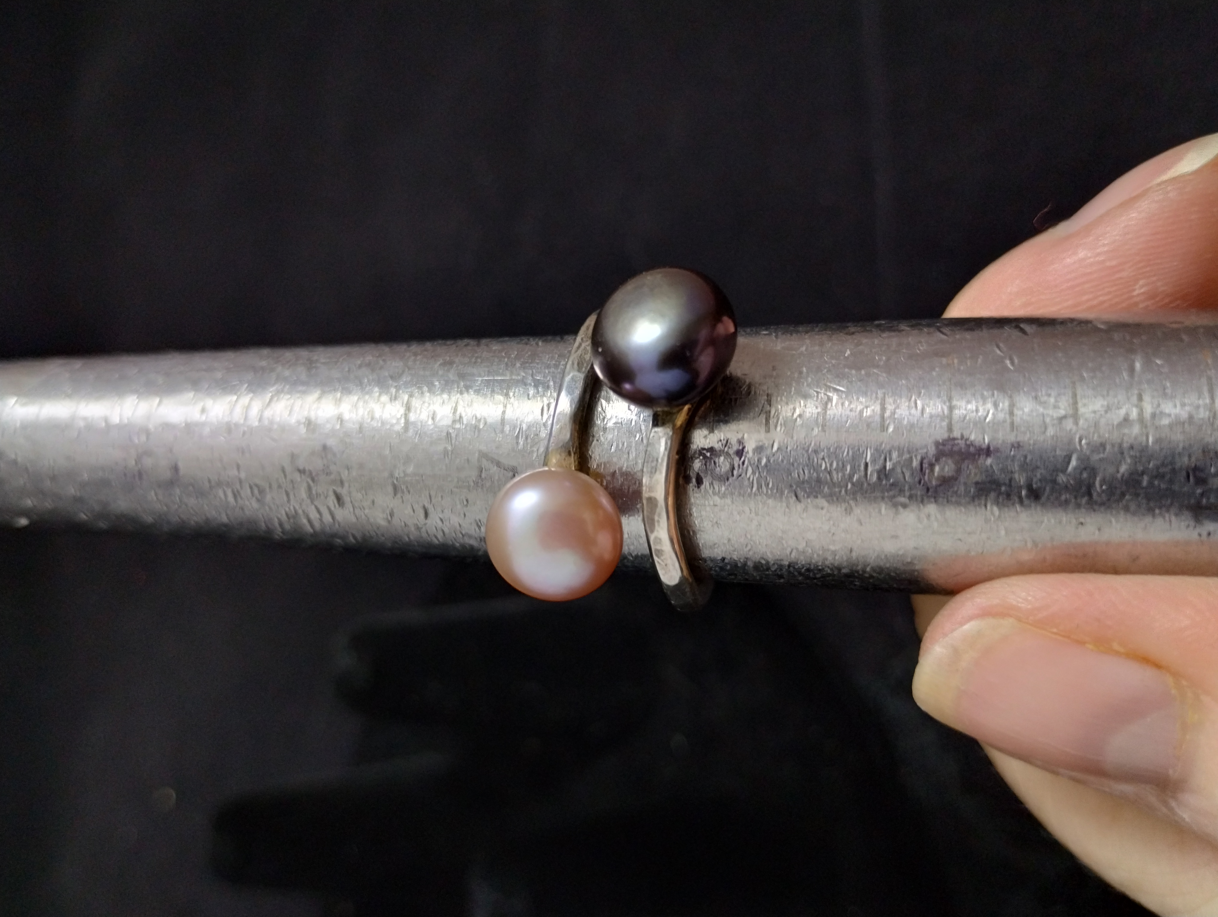Black and Lavendar Pearl Ring - size 7.5 adjustable