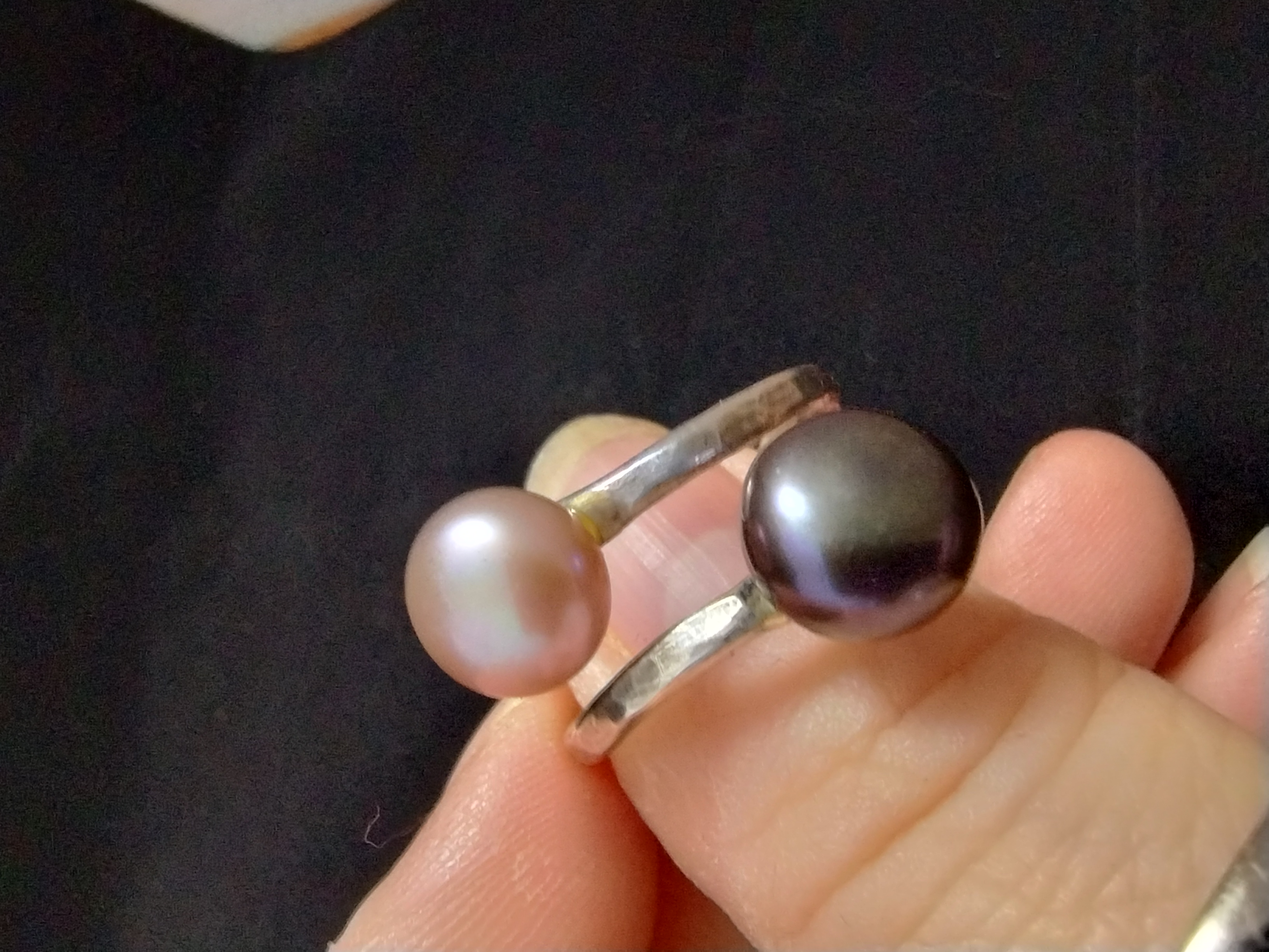 Black and Lavendar Pearl Ring - size 7.5 adjustable