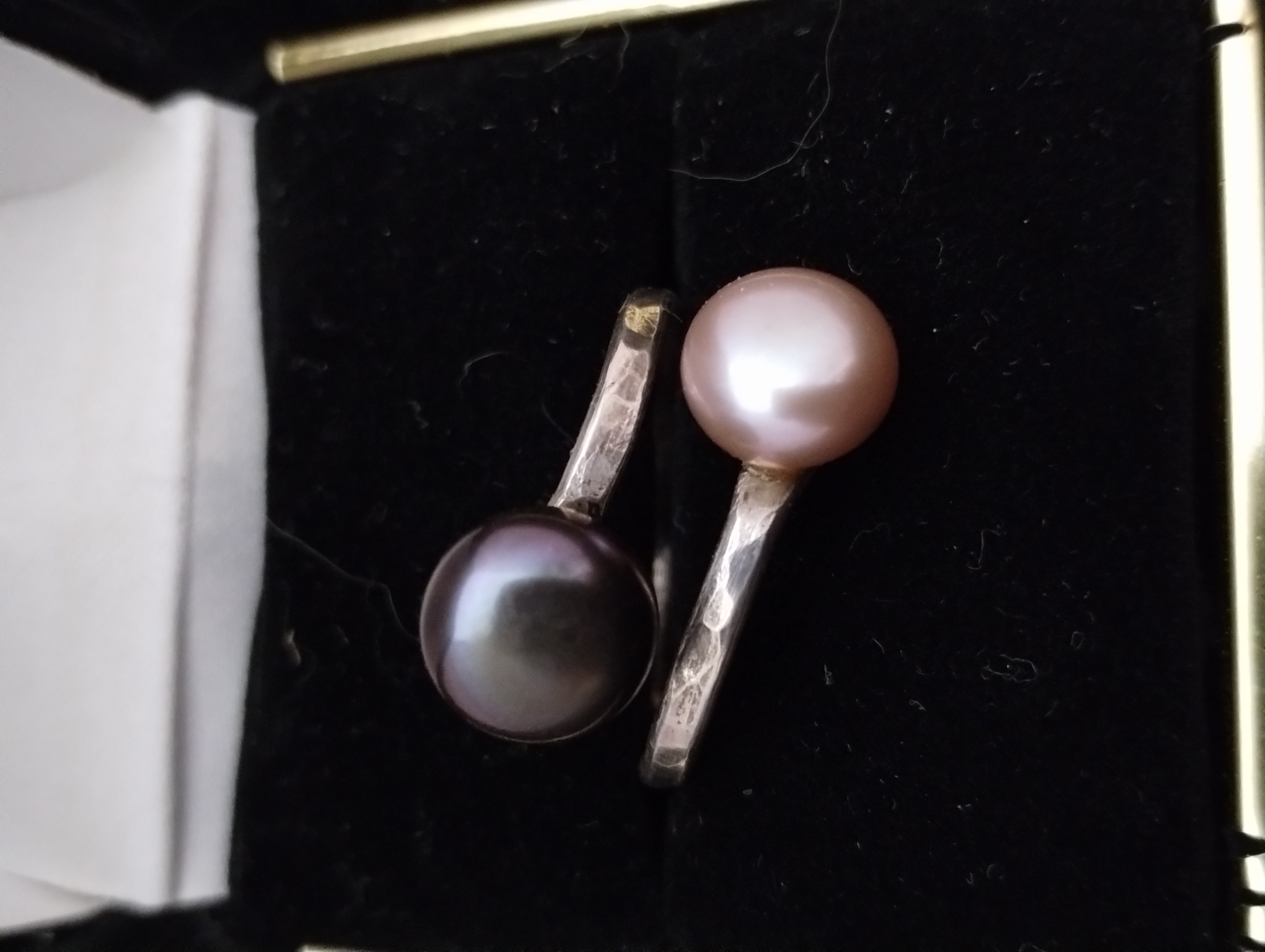 Black and Lavendar Pearl Ring - size 7.5 adjustable